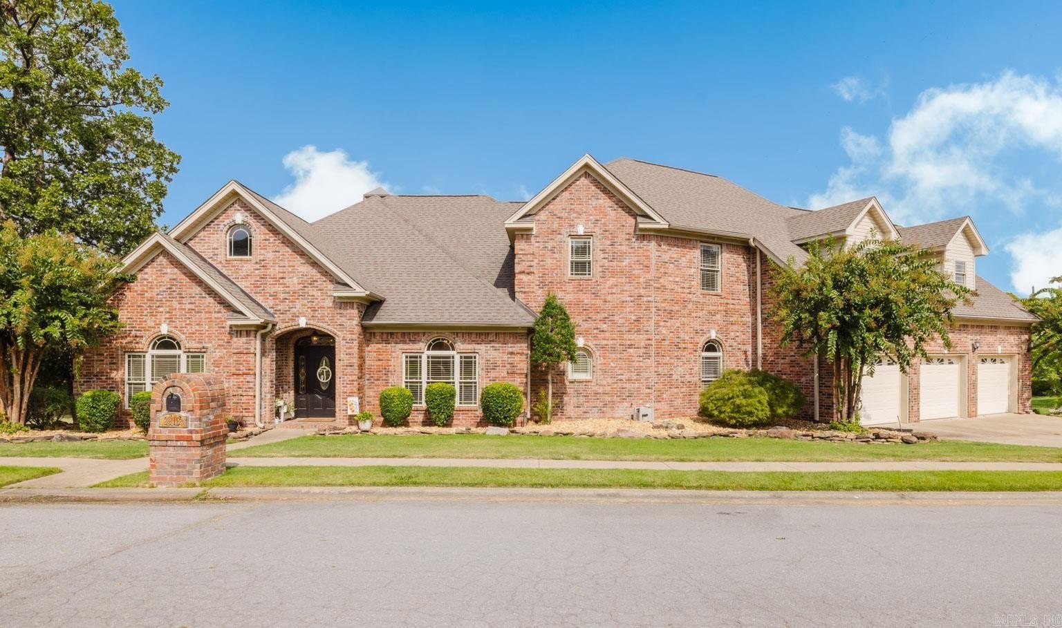 Benton, Arkansas, 72019, United States, 4 Bedrooms Bedrooms, ,4 BathroomsBathrooms,Residential,For Sale,1976443