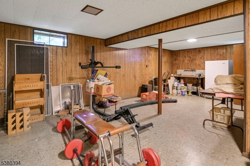 Springfield Twp., New Jersey, 07081, United States, 3 Bedrooms Bedrooms, ,3 BathroomsBathrooms,Residential,For Sale,1924750
