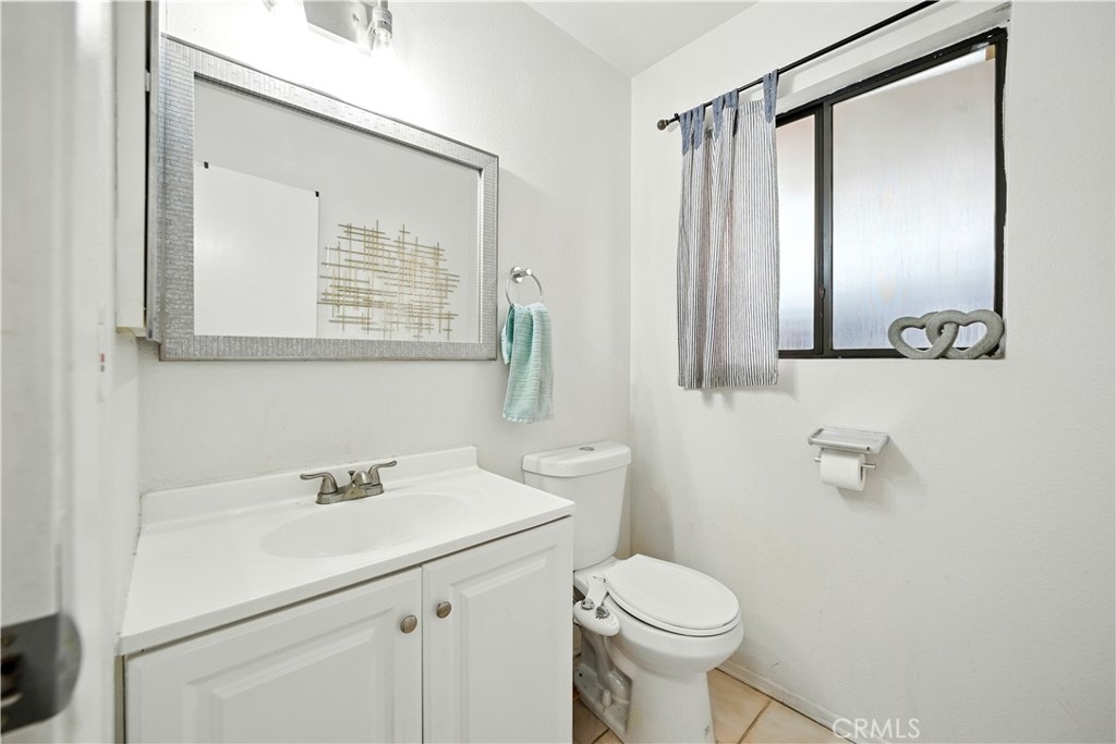 Van Nuys, California, 91405, United States, 3 Bedrooms Bedrooms, ,2 BathroomsBathrooms,Residential,For Sale,1927818