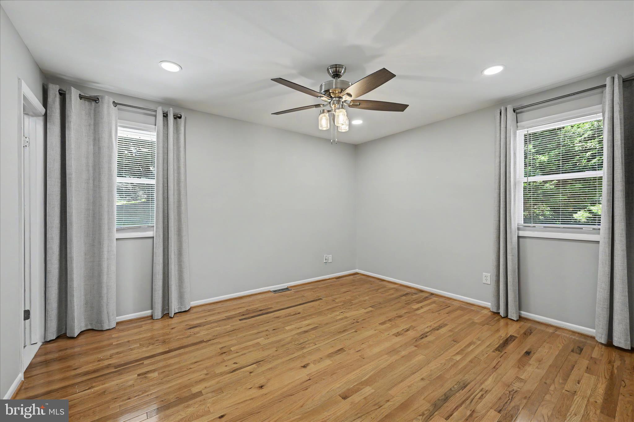 Linthicum Heights, Maryland, 21090, United States, 5 Bedrooms Bedrooms, ,3 BathroomsBathrooms,Residential,For Sale,2048569