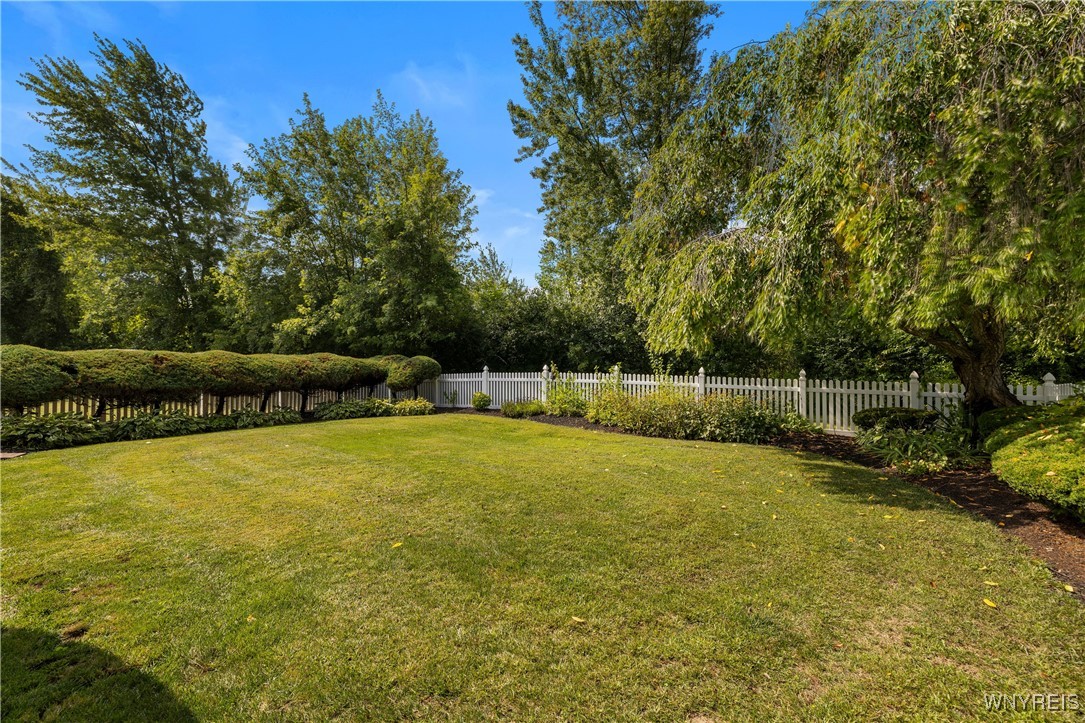 Lewiston, New York, 14092, United States, 3 Bedrooms Bedrooms, ,4 BathroomsBathrooms,Residential,For Sale,1937436