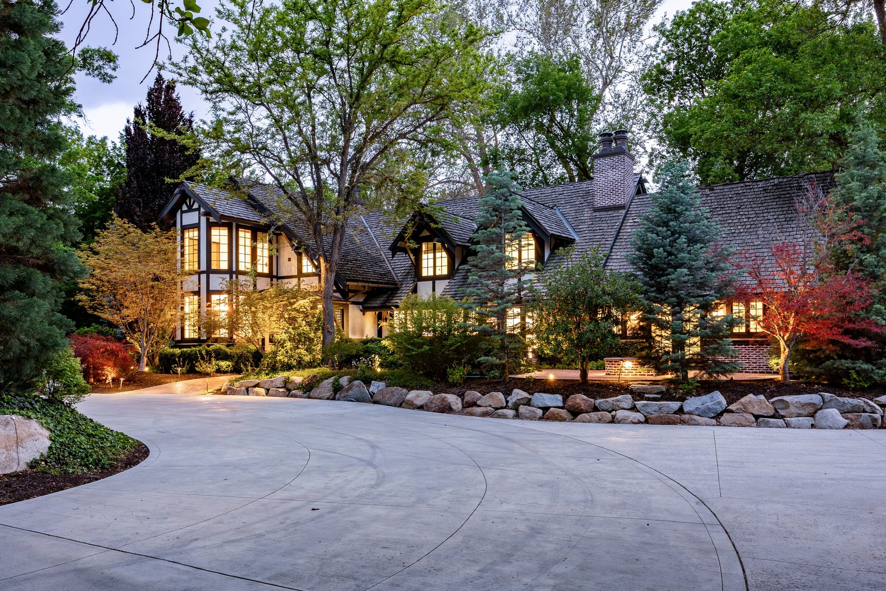  Stunning Tudor Estate in Premier Walker Lane Neighborhood - 物件實景
