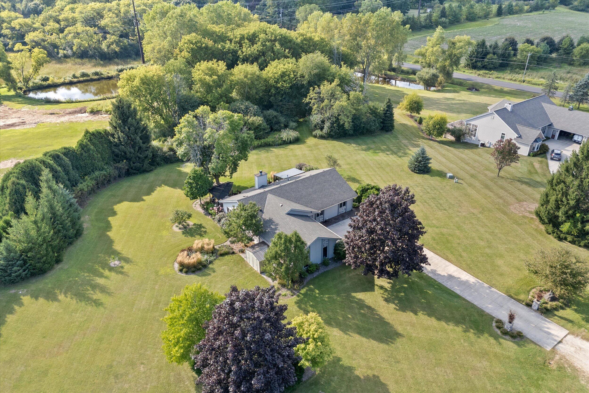 Grafton, Wisconsin, 53024, United States, 3 Bedrooms Bedrooms, ,2 BathroomsBathrooms,Residential,For Sale,1938836