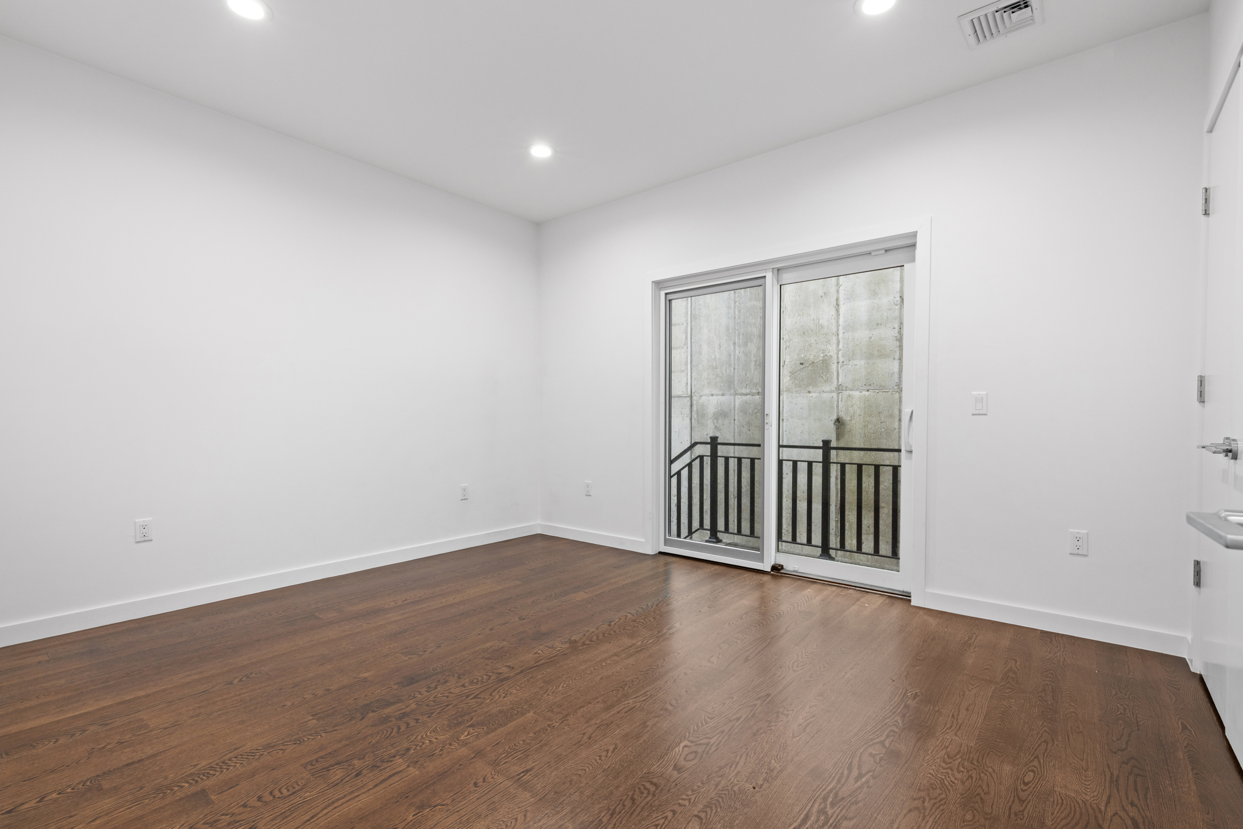  712 Undercliff Avenue, Edgewater, NJ, 07020 - 物件實景