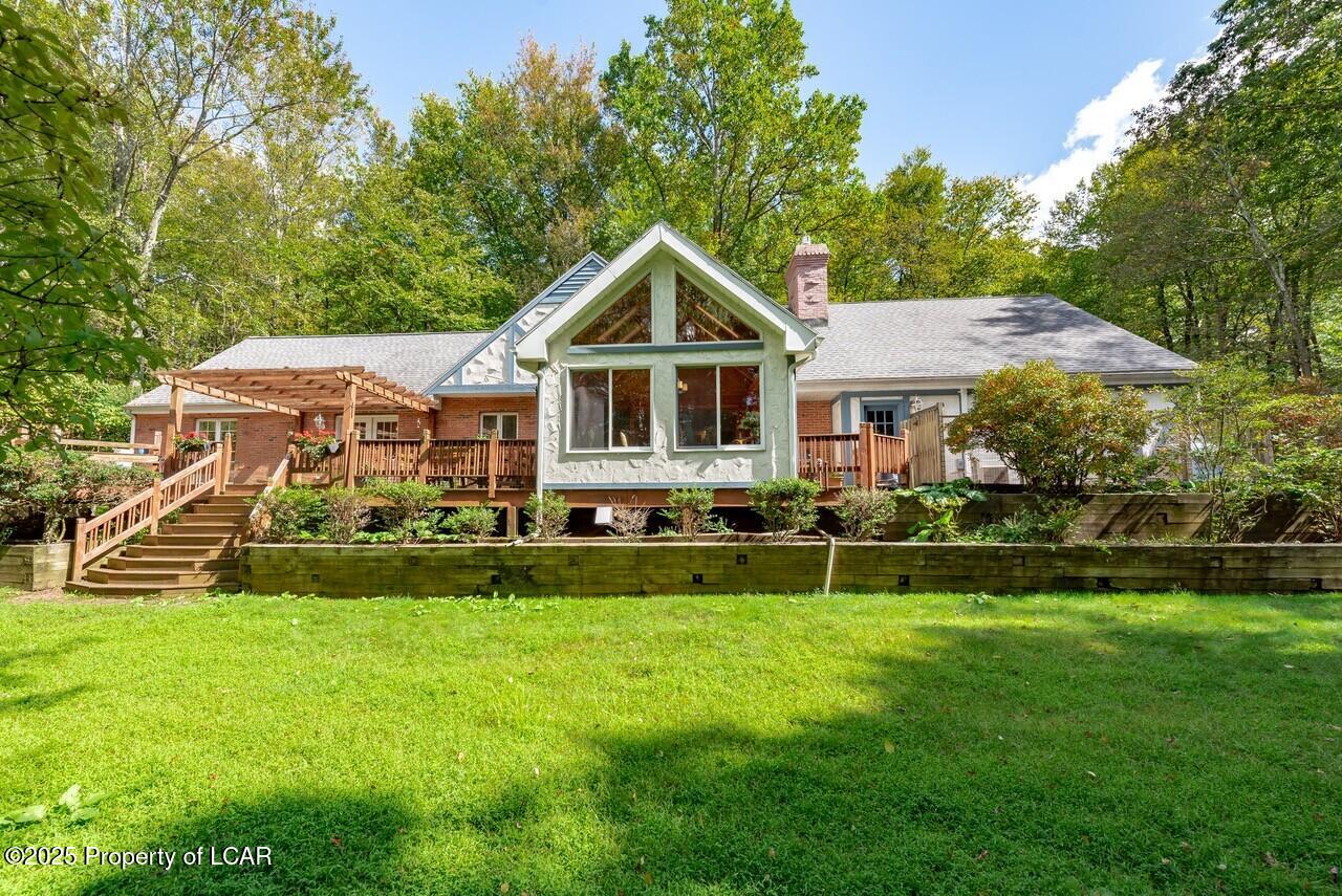 Dallas, Pennsylvania, 18612, United States, 5 Bedrooms Bedrooms, ,3 BathroomsBathrooms,Residential,For Sale,2006135