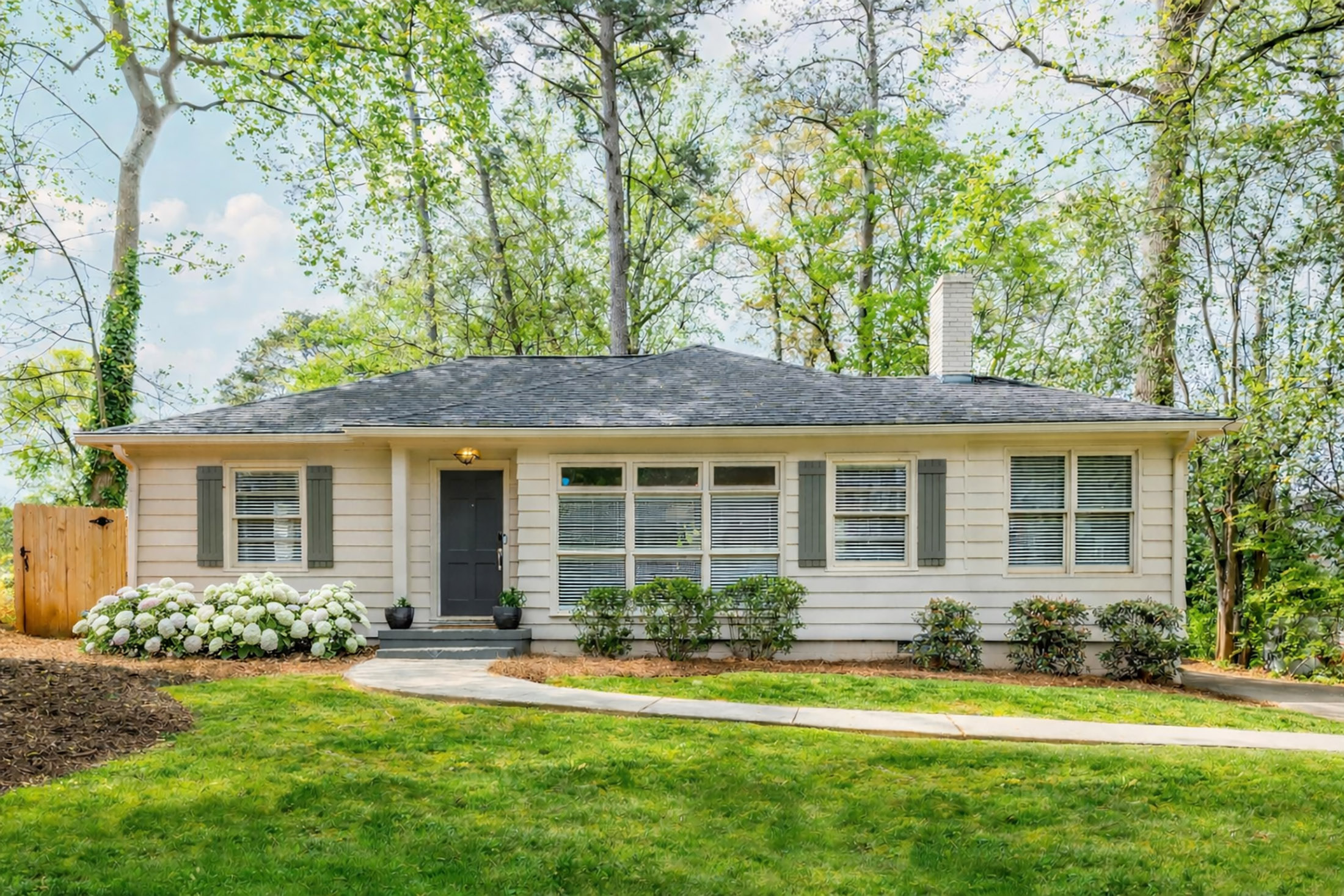  Beautifully Updated Cottage in the Heart of Martin Manor in Buckhead - 物件實景