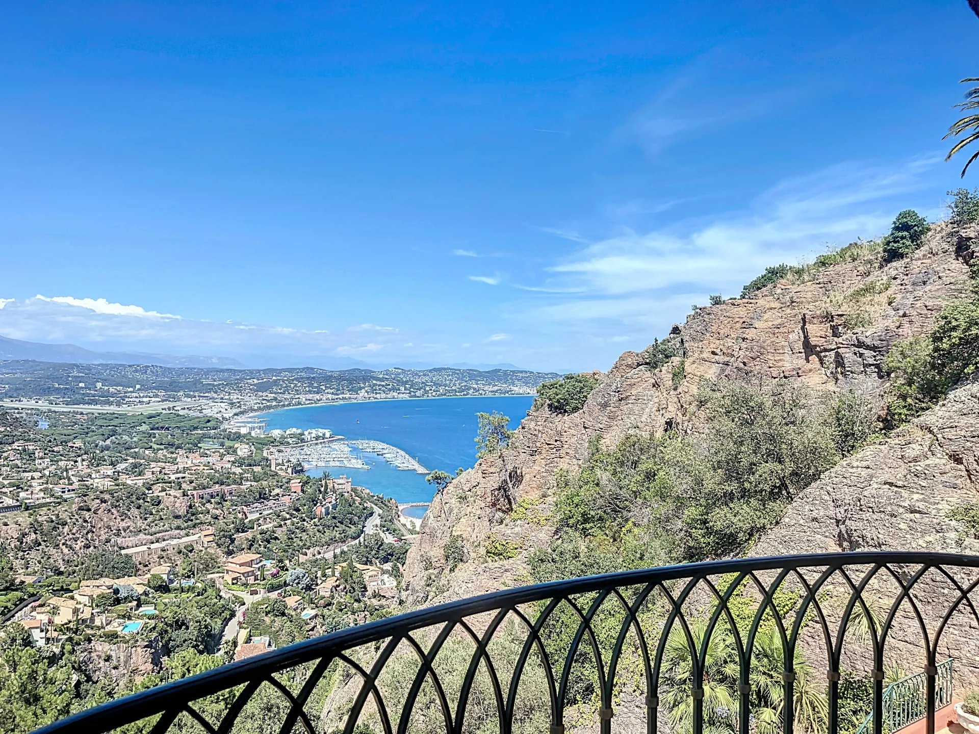 Théoule-sur-Mer, Provence-Alpes-Côte d?Azur, 06590, FR, 4 Bedrooms Bedrooms, ,3 BathroomsBathrooms,Residential,For Sale,1669278