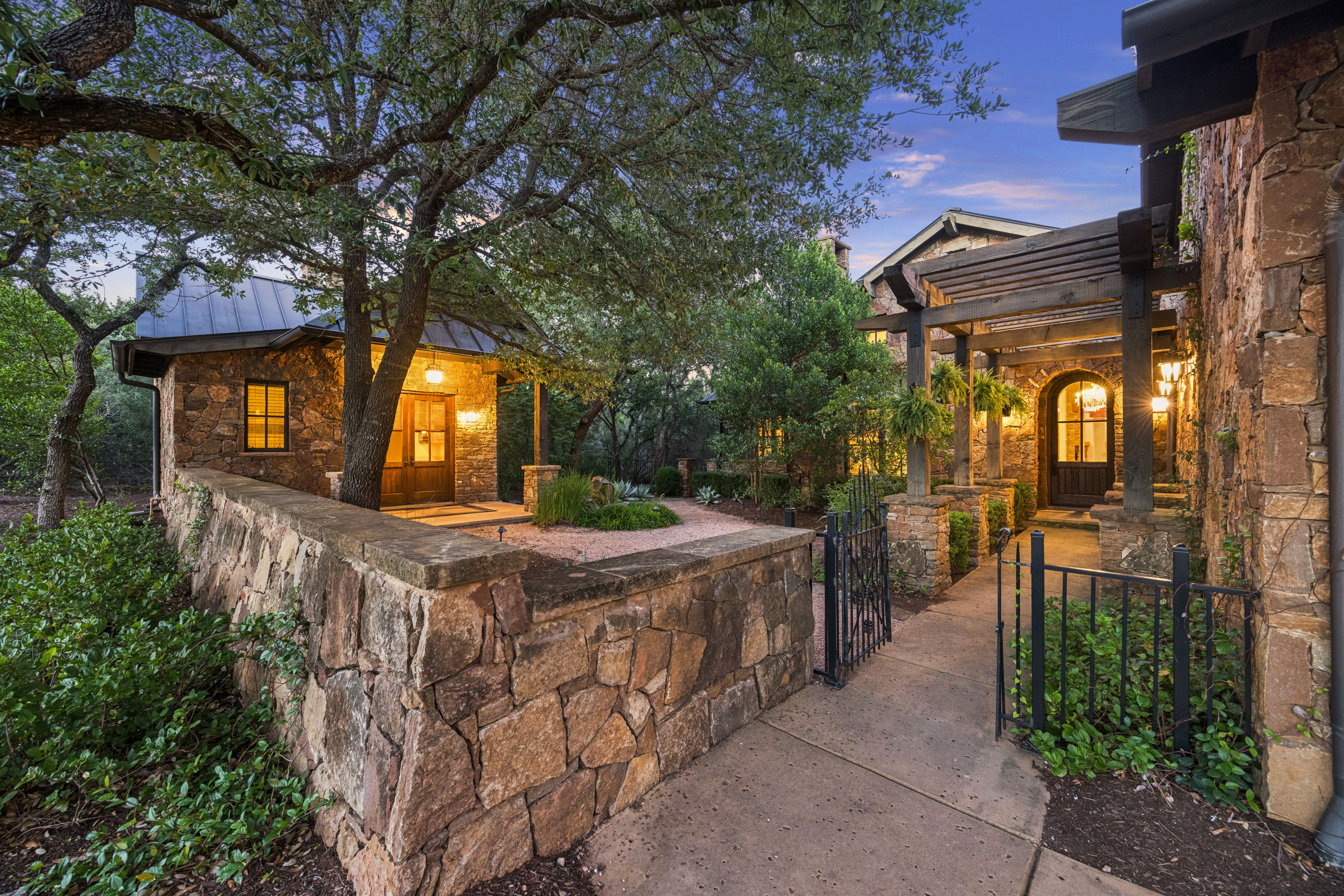  A Hidden Gem in Spanish Oaks—Peaceful, Private, and Beautifully Timeless - 物件實景
