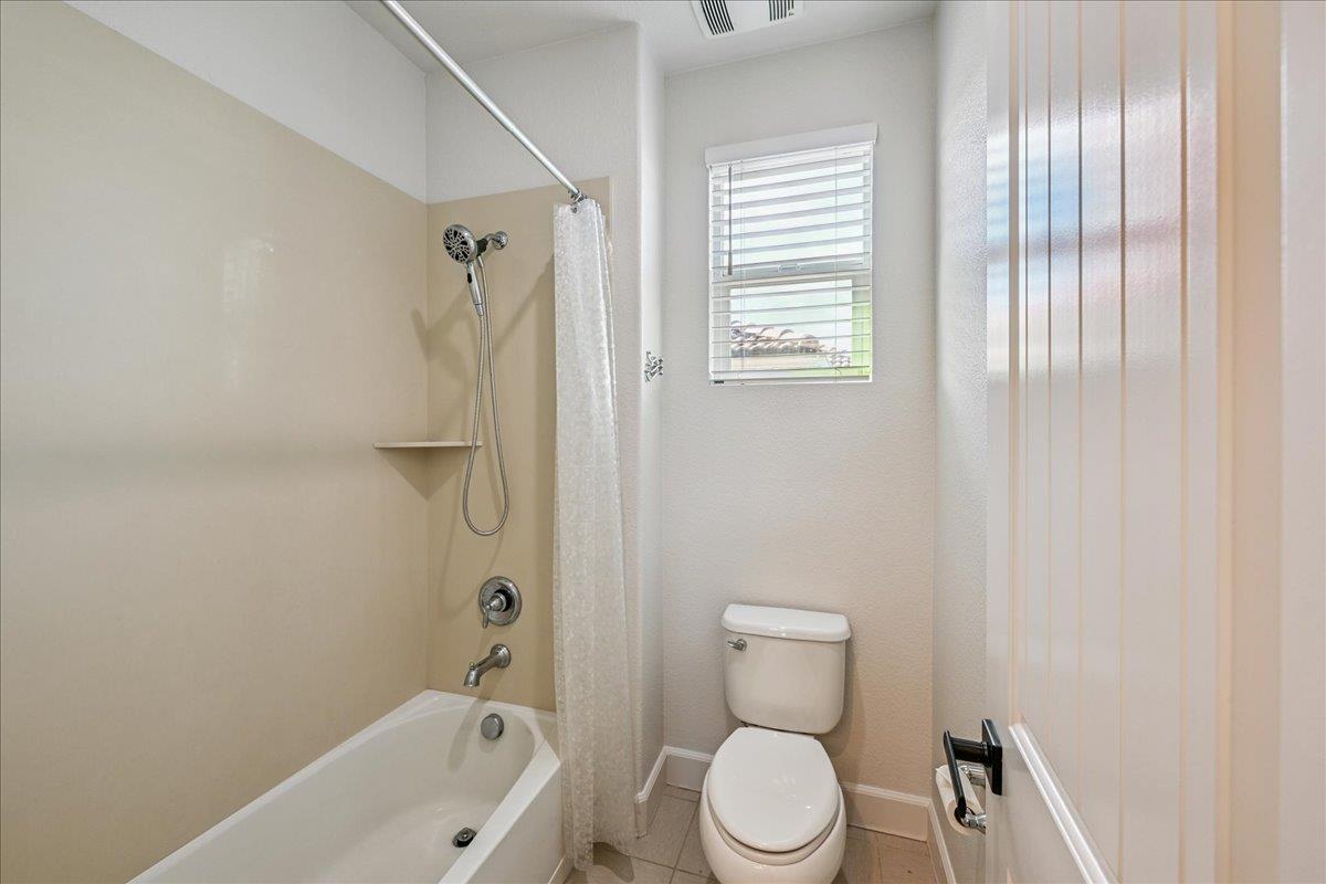 Folsom, California, 95630, United States, 4 Bedrooms Bedrooms, ,3 BathroomsBathrooms,Residential,For Sale,1948899