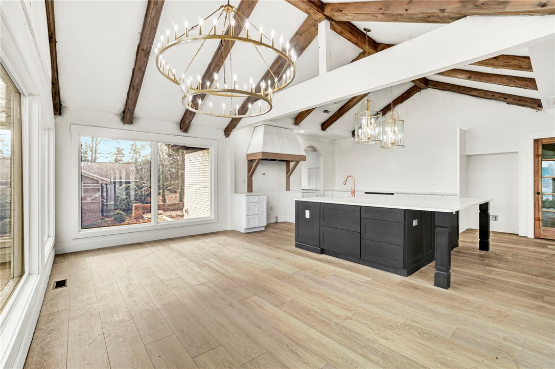 Seneca, South Carolina, 29672, United States, 6 Bedrooms Bedrooms, ,5 BathroomsBathrooms,Residential,For Sale,2002208