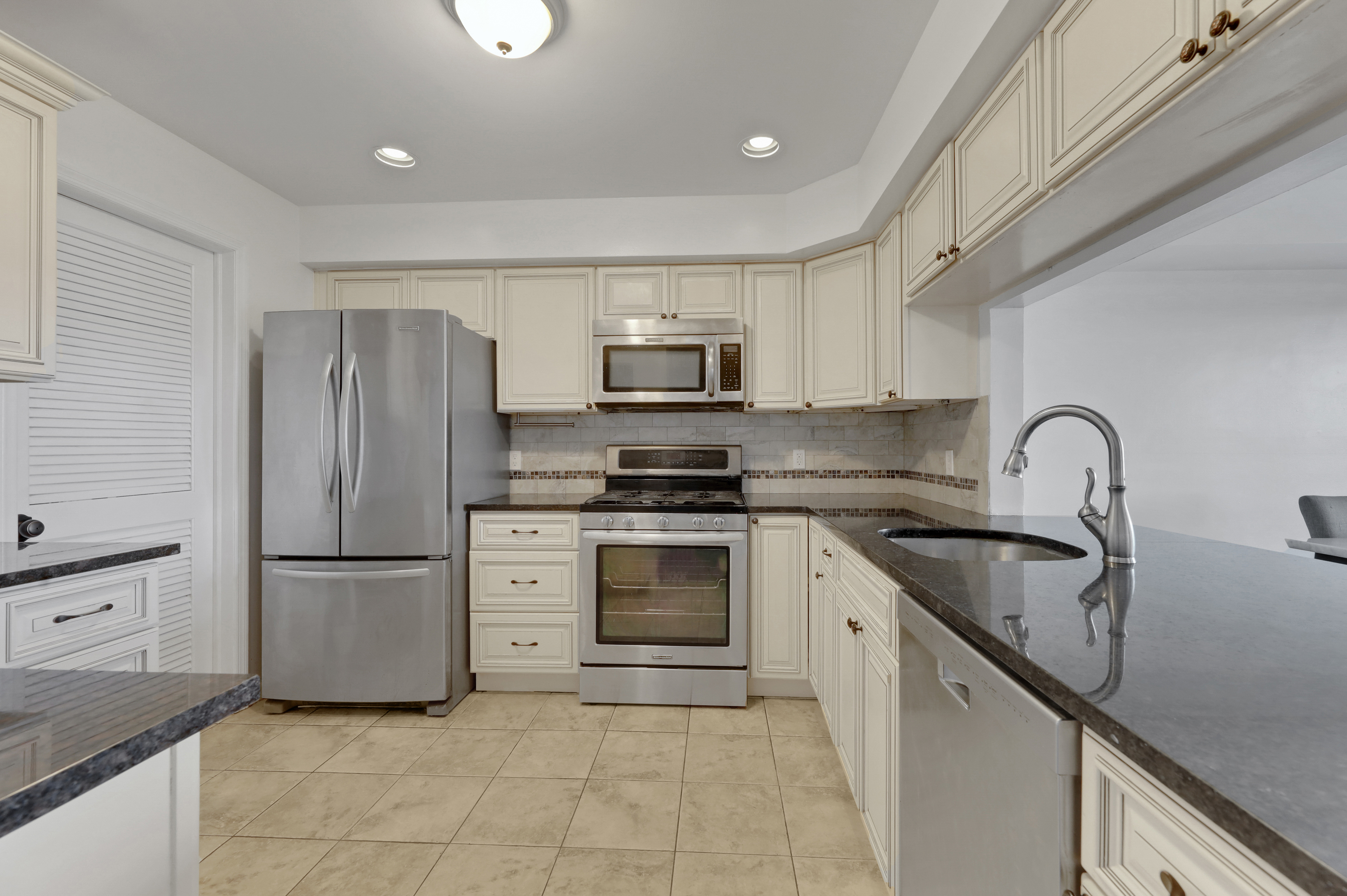  15 Crystal Lane, Paterson, NJ 07501 - 物件實景