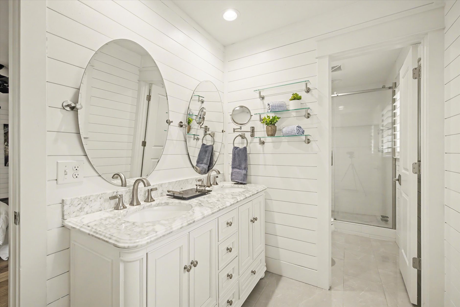 Tallahassee, Florida, 32308, United States, 4 Bedrooms Bedrooms, ,3 BathroomsBathrooms,Residential,For Sale,2012619