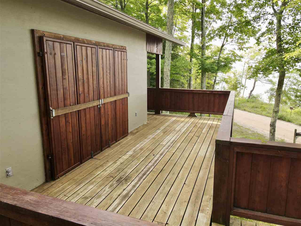 Charlevoix, Michigan, 49720-0000, United States, 2 Bedrooms Bedrooms, ,2 BathroomsBathrooms,Residential,For Sale,1933264