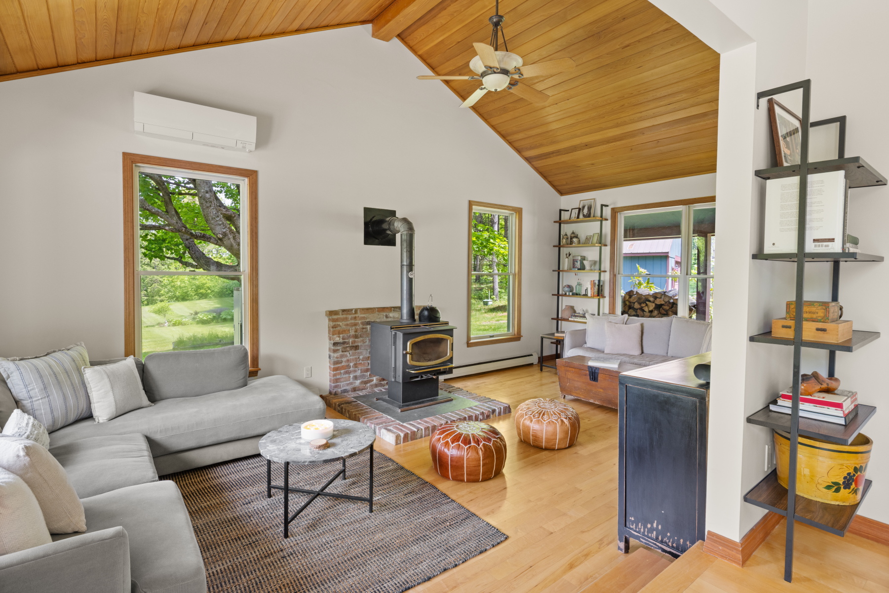  2206 Elmore Mountain Road - 物件實景