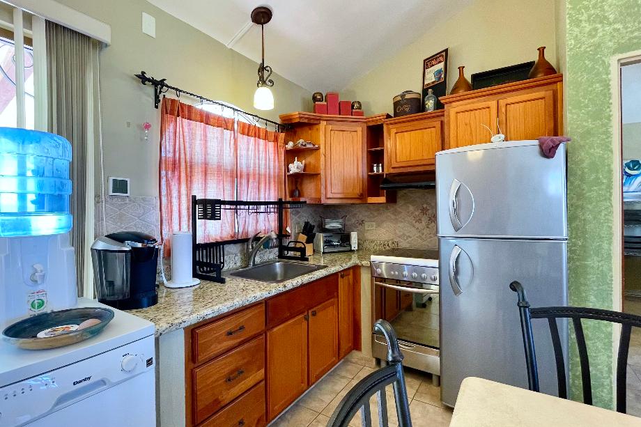 Guaymas, Sonora, 85506, Mexico, 4 Bedrooms Bedrooms, ,3 BathroomsBathrooms,Residential,For Sale,1916977