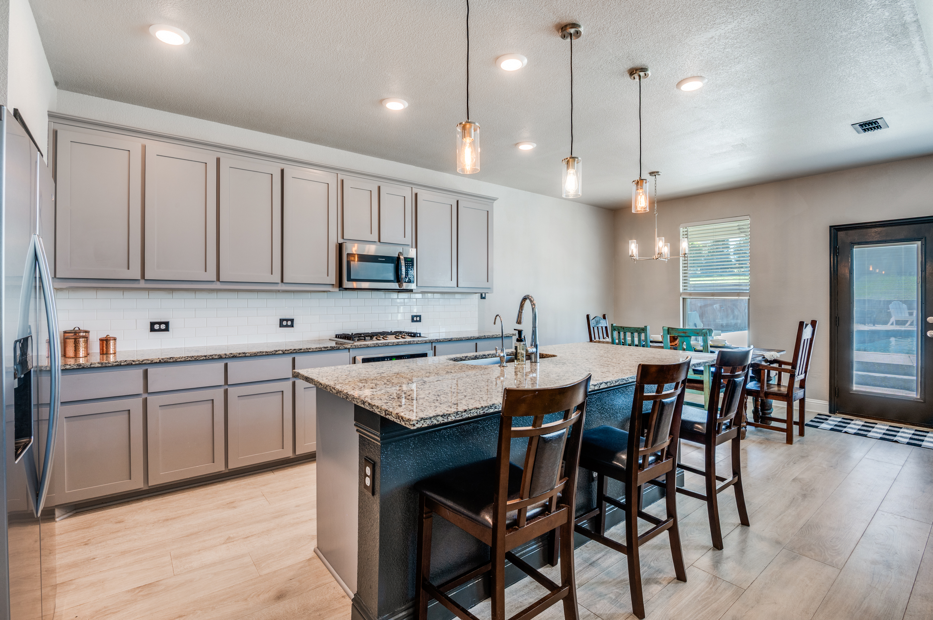  Burleson Beauty with Backyard Fun - 物件實景