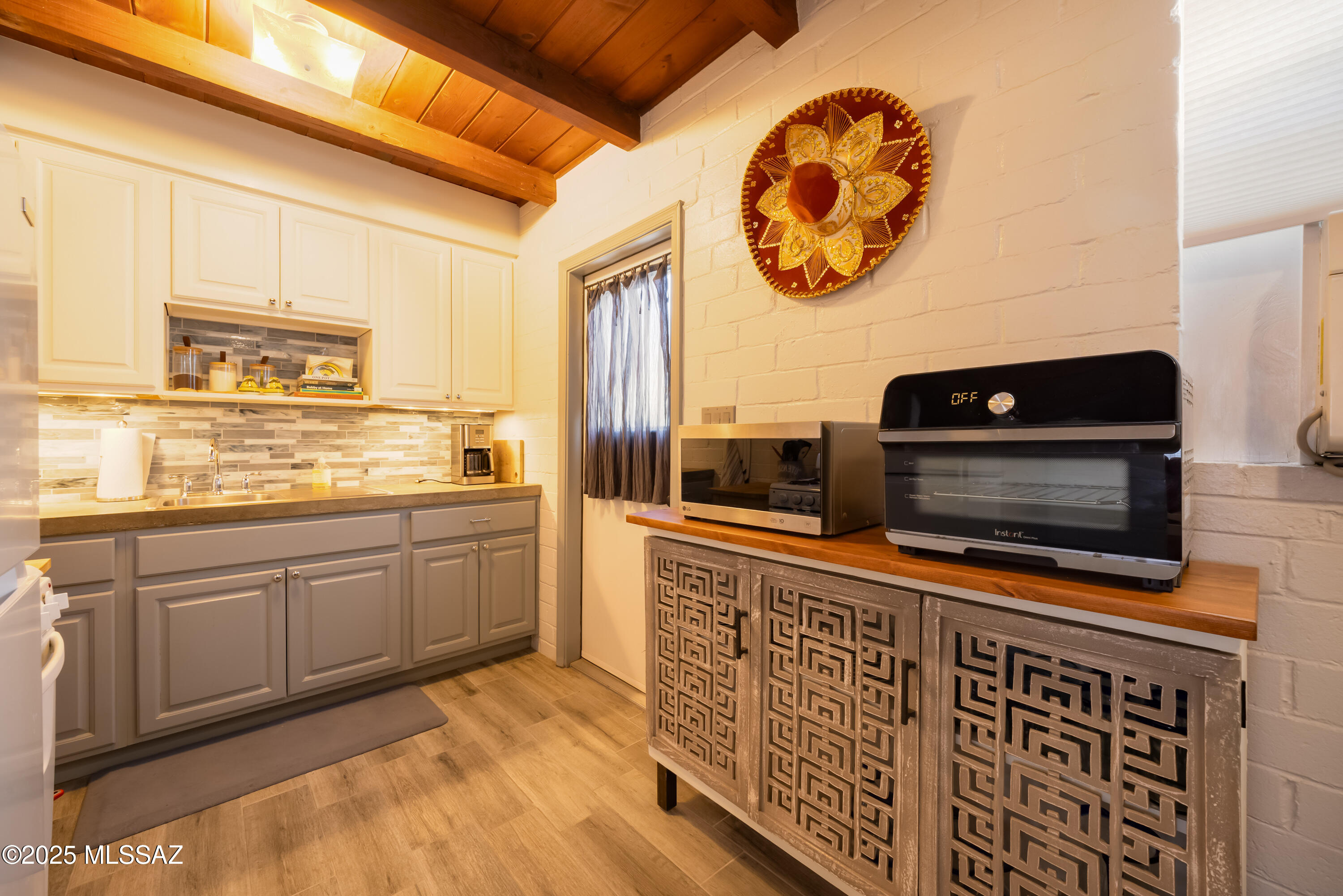 Tucson, Arizona, 85719, United States, 4 Bedrooms Bedrooms, ,3 BathroomsBathrooms,Residential,For Sale,1826834