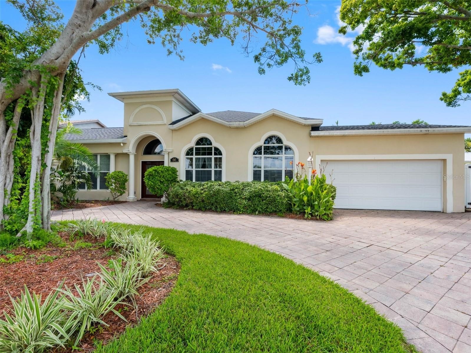 CLEARWATER BEACH, Florida, 33767, United States, 3 Bedrooms Bedrooms, ,3 BathroomsBathrooms,Residential,For Sale,1979132