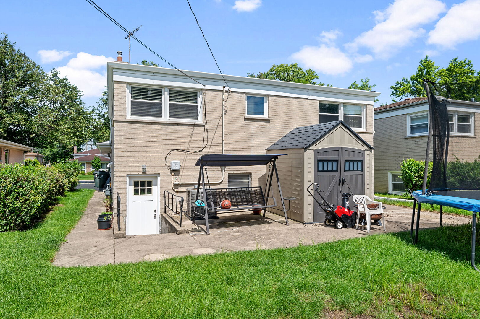 Glenview, Illinois, 60025, United States, 4 Bedrooms Bedrooms, ,3 BathroomsBathrooms,Residential,For Sale,1934626