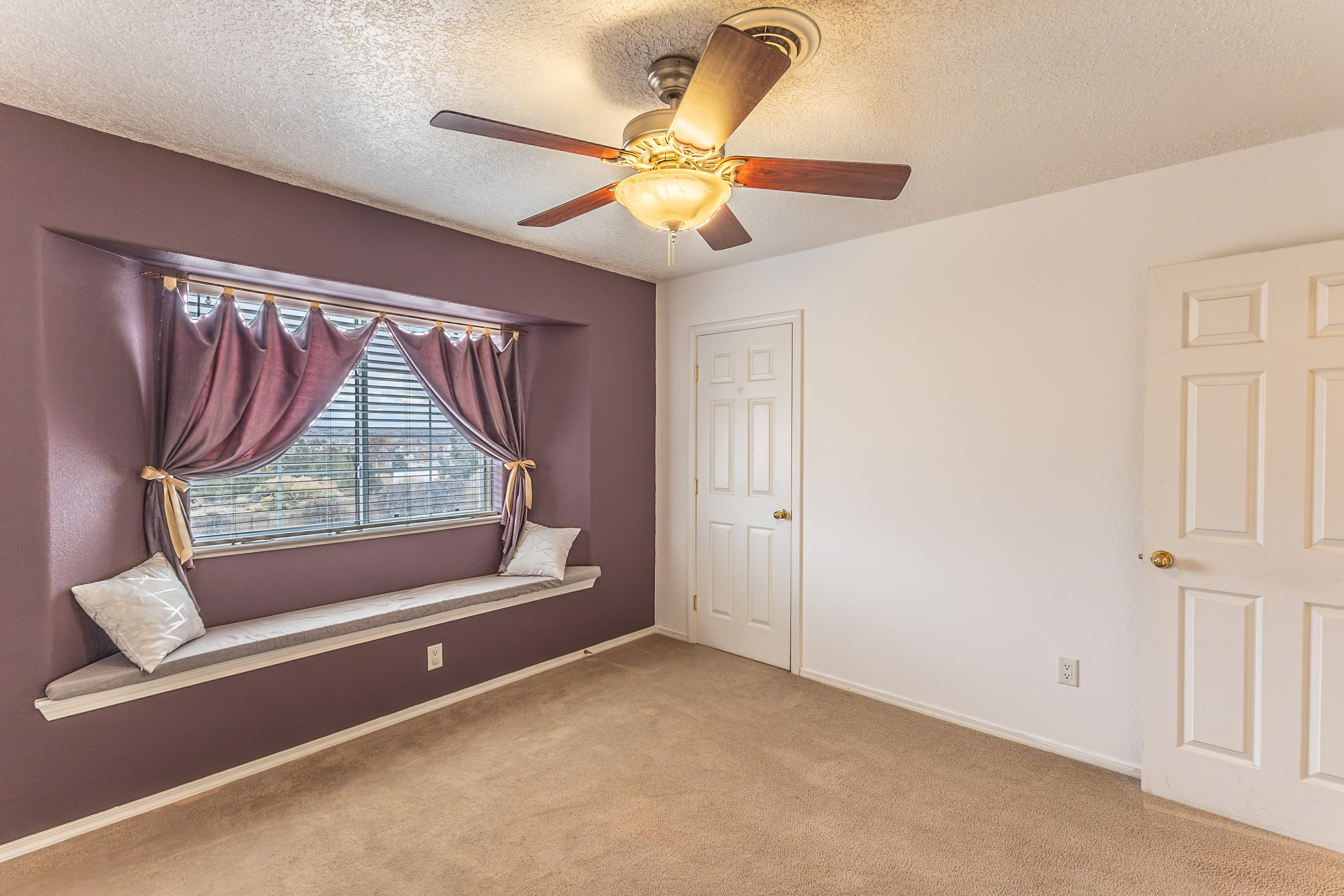 Farmington, New Mexico, 87402, United States, 4 Bedrooms Bedrooms, ,3 BathroomsBathrooms,Residential,For Sale,1995181