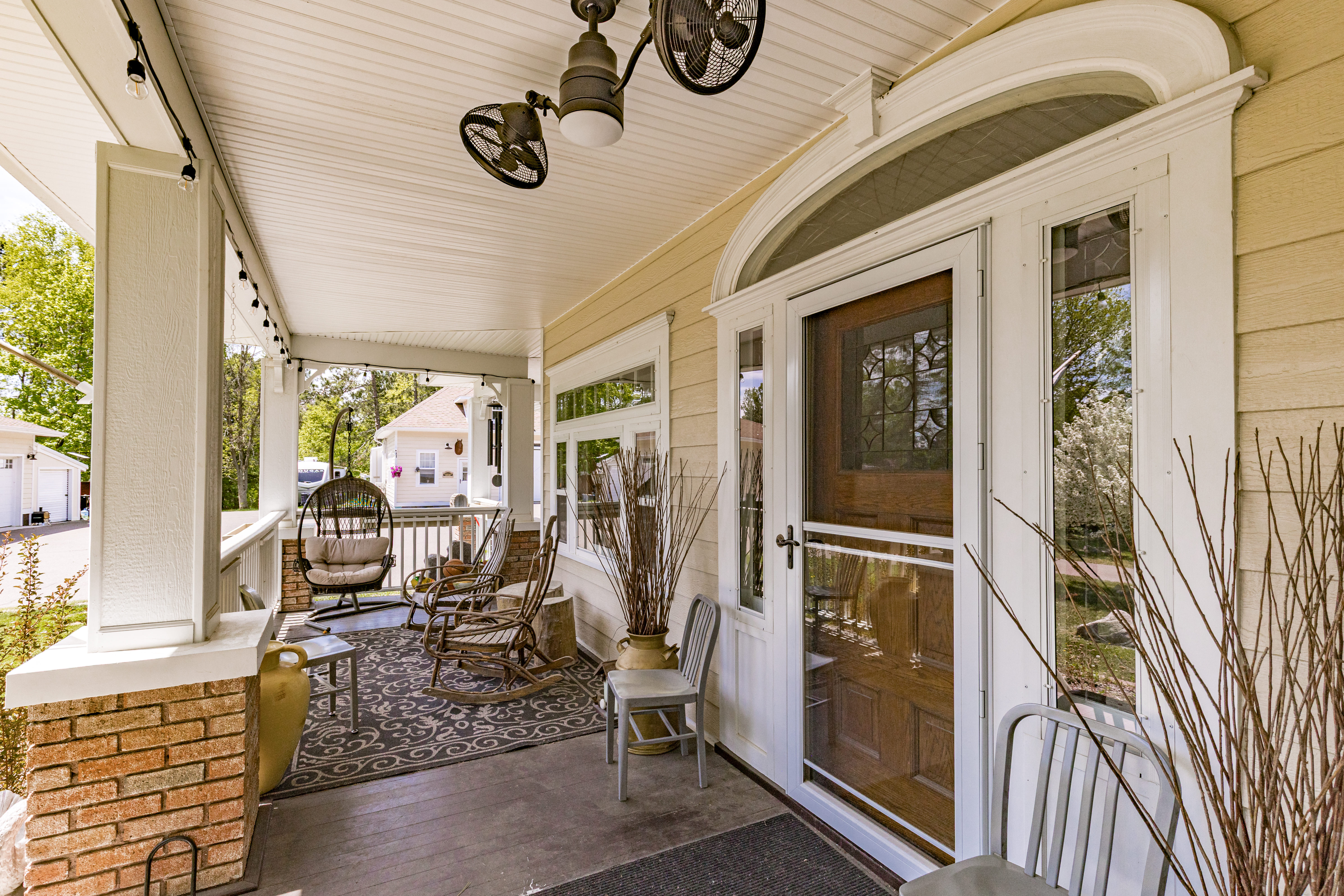  One-of-a-Kind Remodeled Estate With Vintage Charm - 物件實景