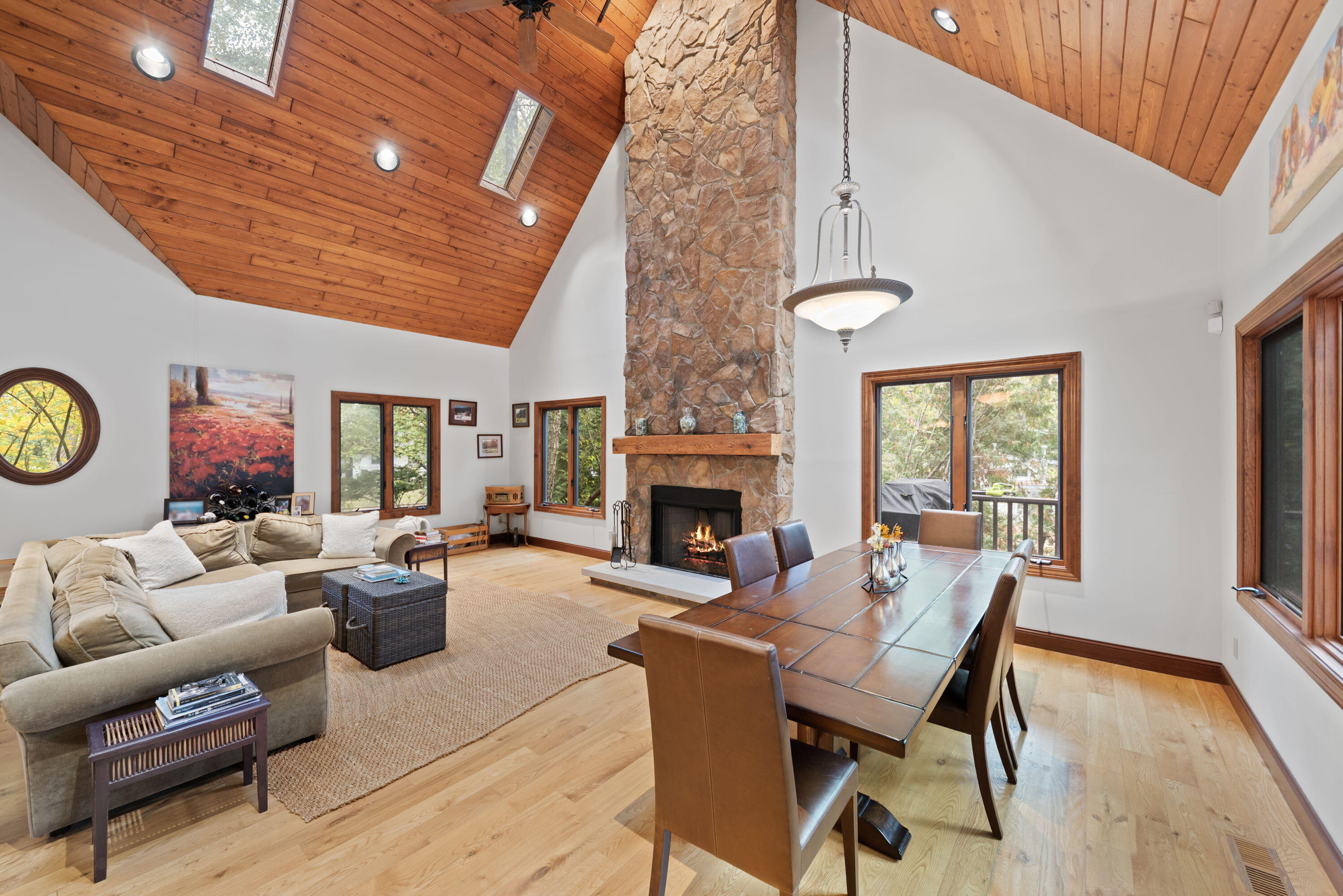 New Buffalo, Michigan, 49117, United States, 4 Bedrooms Bedrooms, ,3 BathroomsBathrooms,Residential,For Sale,1987868