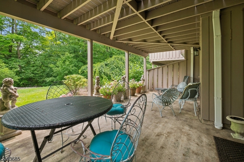 Bernards Twp., New Jersey, 07920, United States, 3 Bedrooms Bedrooms, ,4 BathroomsBathrooms,Residential,For Sale,1875142