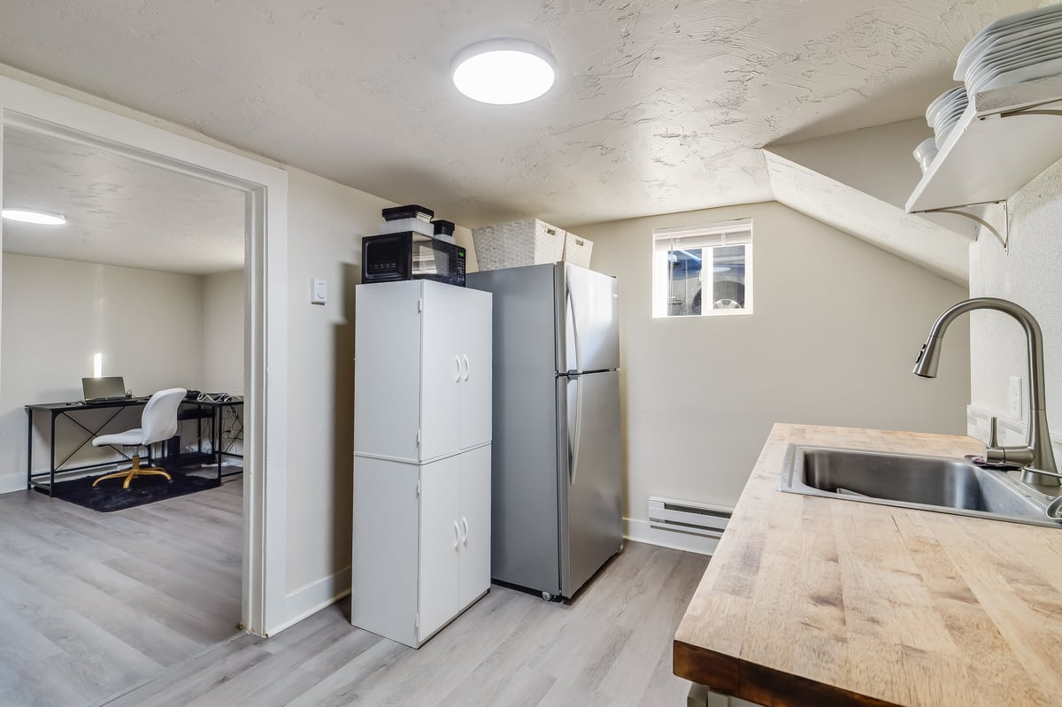 Cheyenne, Wyoming, 82001, United States, 4 Bedrooms Bedrooms, ,4 BathroomsBathrooms,Residential,For Sale,1978140