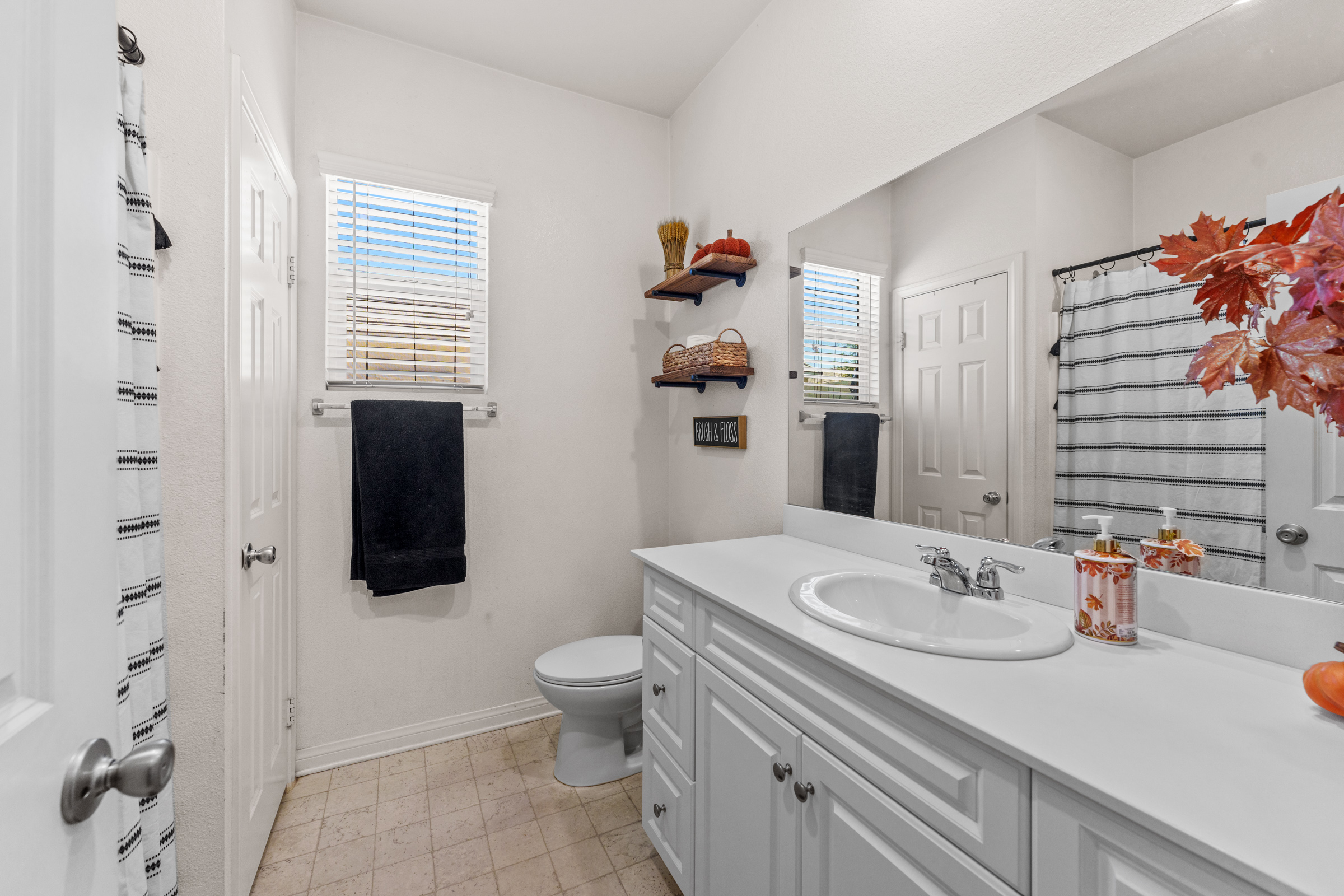 Menifee, California, 92584, United States, 3 Bedrooms Bedrooms, ,2 BathroomsBathrooms,Residential,For Sale,1980644