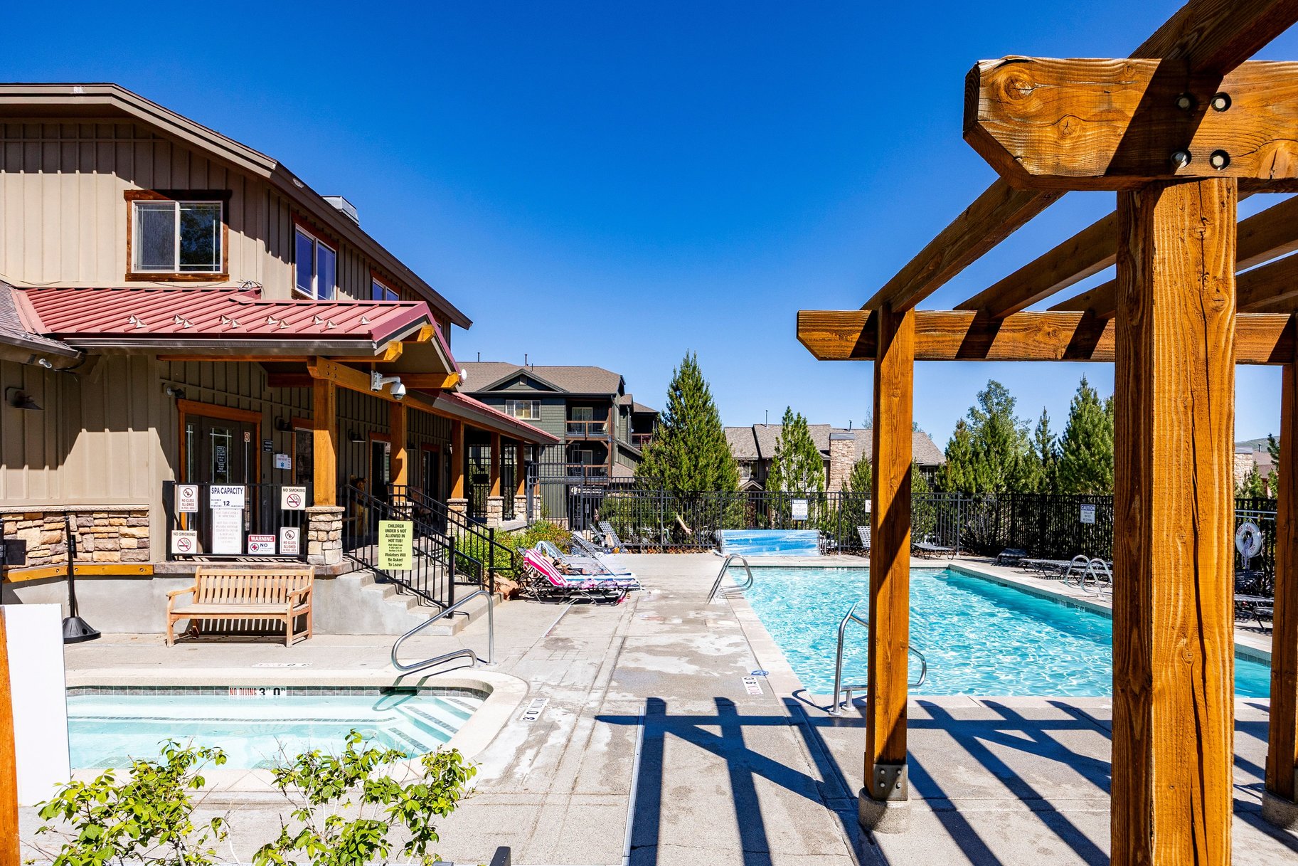  4-bedroom townhome in the Highly Desired Bear Hollow Community - 物件實景