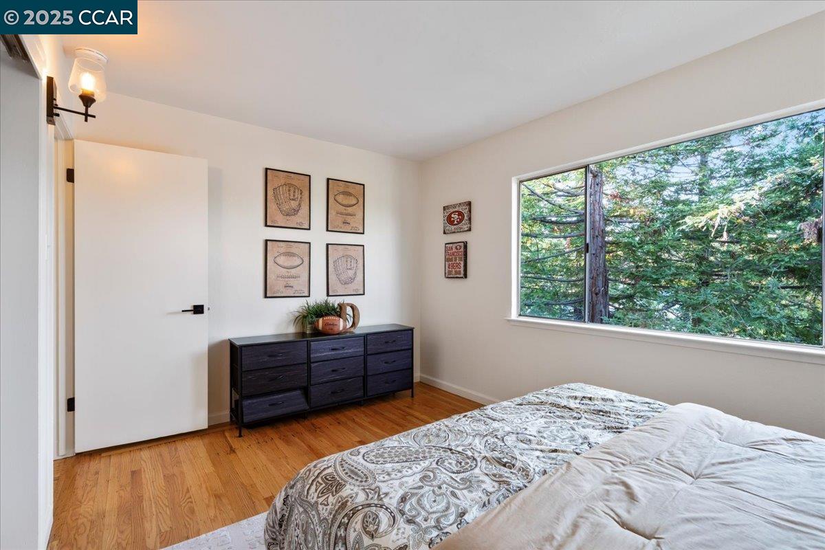 Redwood City, California, 94062, United States, 4 Bedrooms Bedrooms, ,3 BathroomsBathrooms,Residential,For Sale,1989163