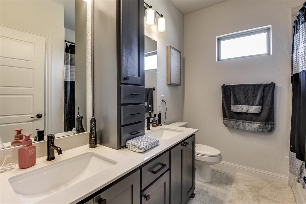 Mansfield, Texas, 76063, United States, 4 Bedrooms Bedrooms, ,4 BathroomsBathrooms,Residential,For Sale,1977903