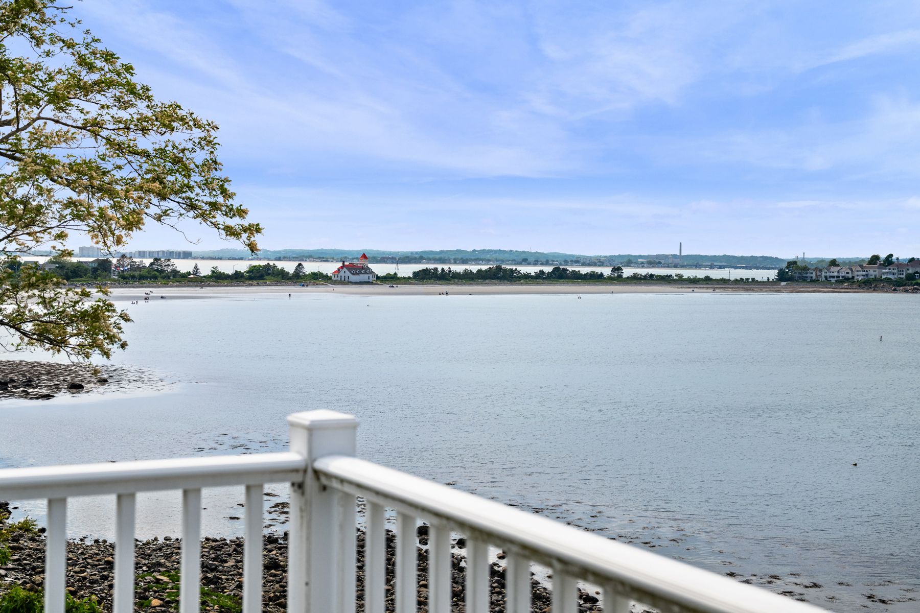  Unique Waterfront Home - 物件實景