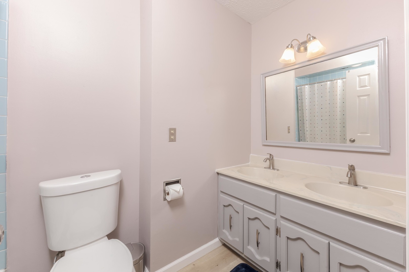 Heyworth, Illinois, 61745, United States, 3 Bedrooms Bedrooms, ,3 BathroomsBathrooms,Residential,For Sale,1989180