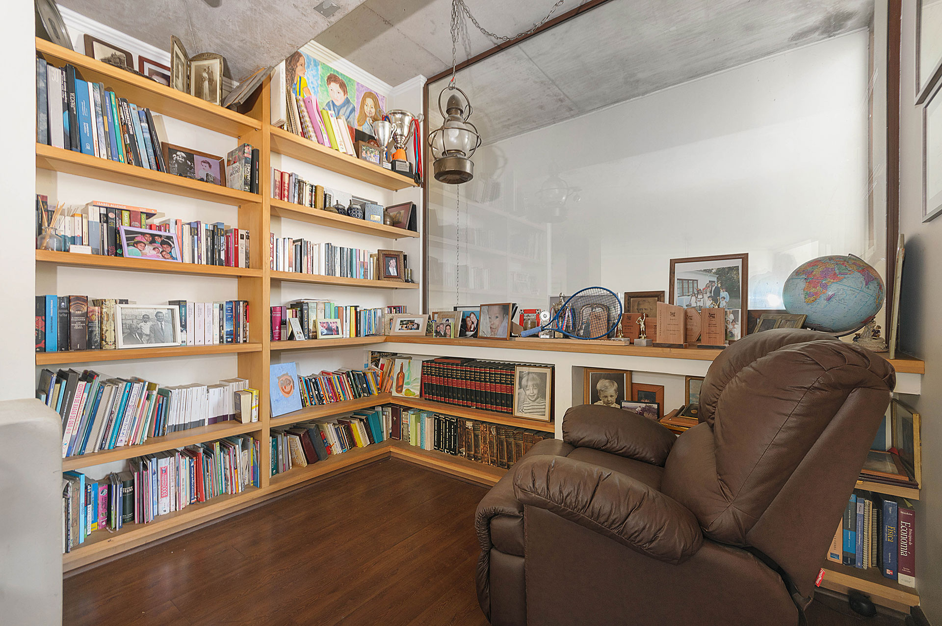  Modern home with generous living spaces,  in La Reina Alta - 物件實景