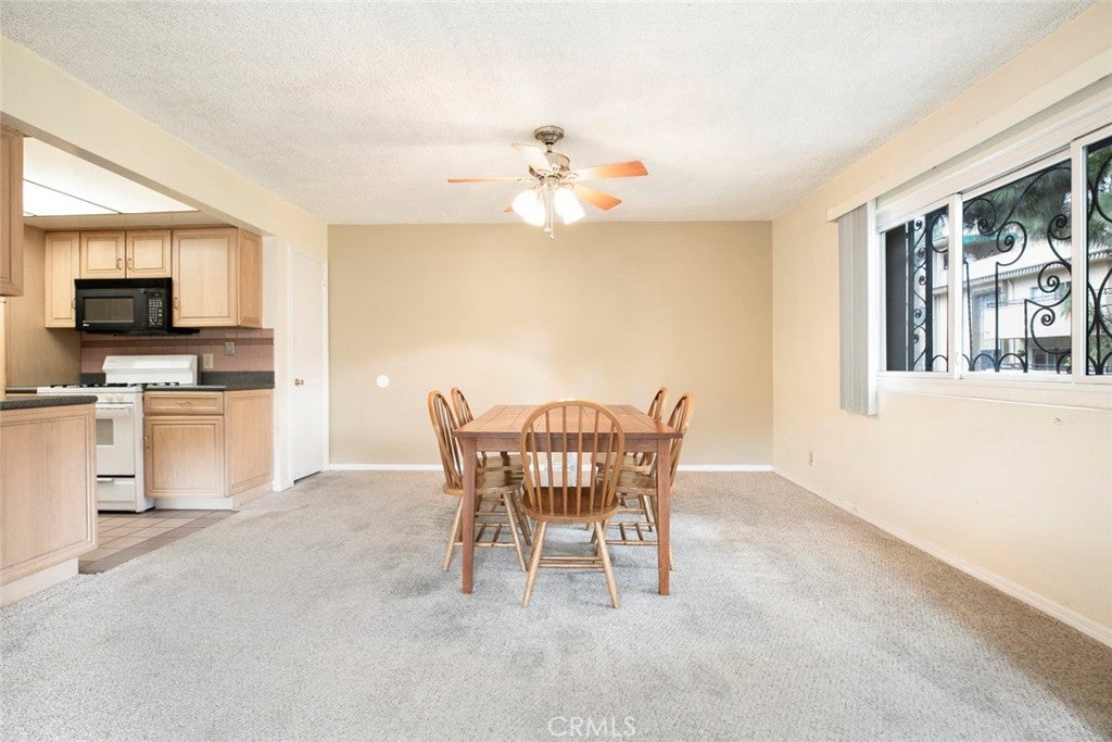 Los Angeles, California, 90068, United States, 2 Bedrooms Bedrooms, ,1 BathroomBathrooms,Residential,For Sale,1940489