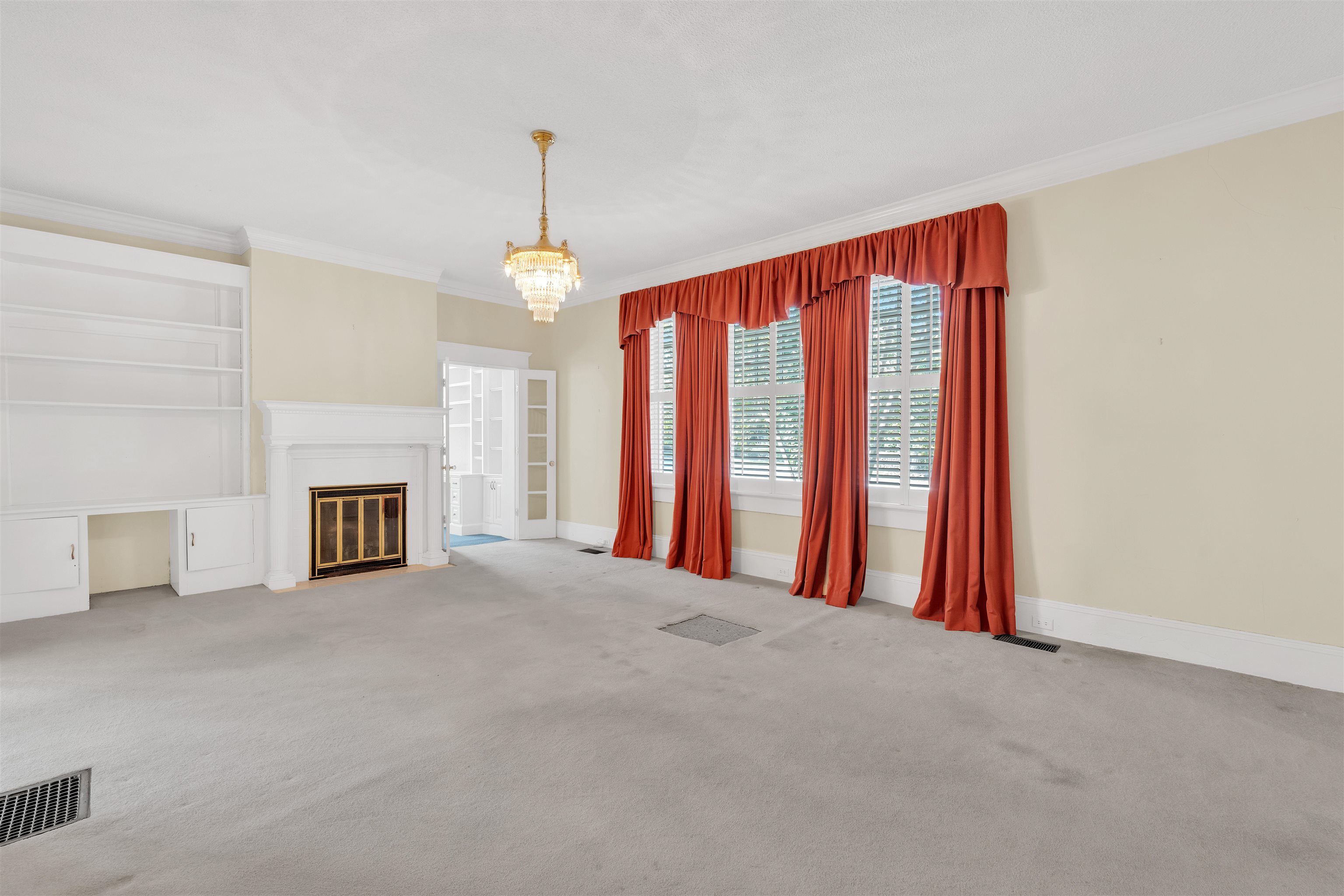 Spartanburg, South Carolina, 29302, United States, 4 Bedrooms Bedrooms, ,5 BathroomsBathrooms,Residential,For Sale,1919560
