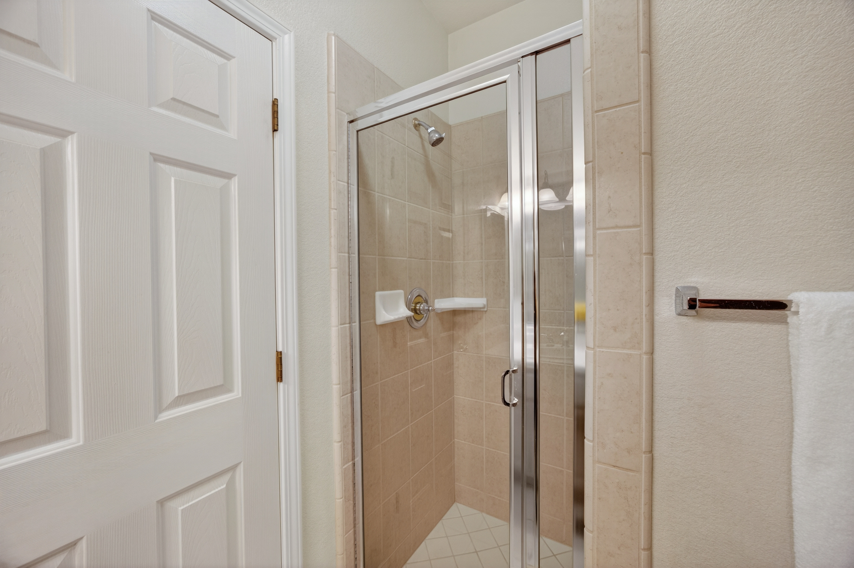  5500 Tierra Gardens Lane, Carmichael, CA 95608 - 物件實景