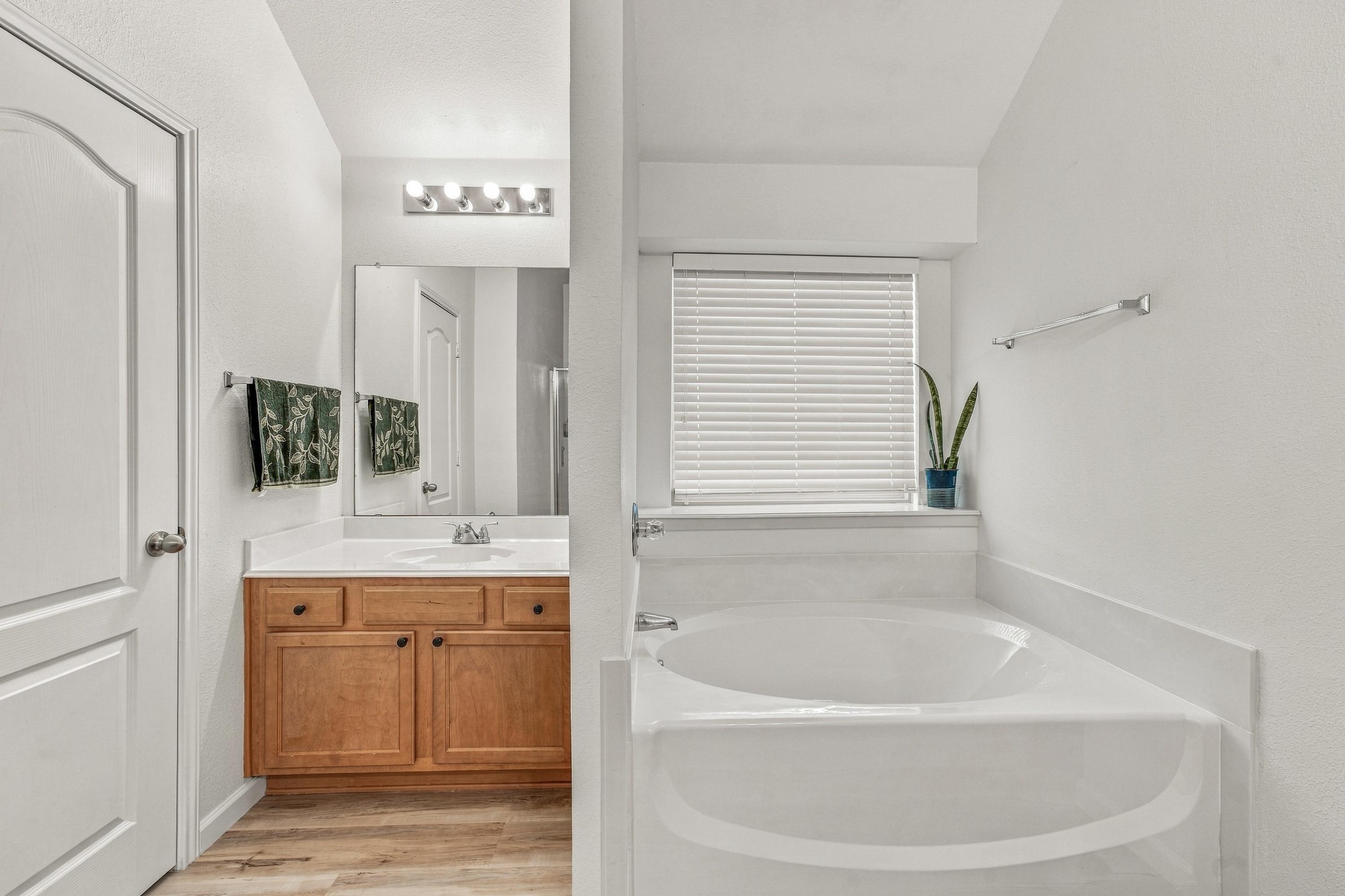  3128 Meandering Way, Granbury, TX, 76049 - 物件實景