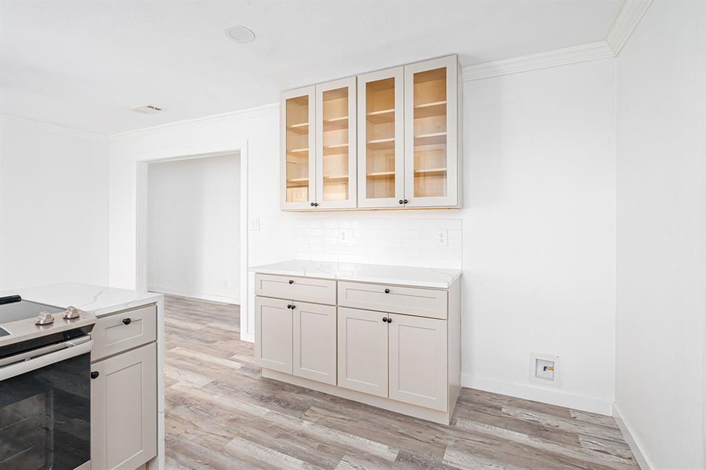 Dallas, Texas, 75214, United States, 3 Bedrooms Bedrooms, ,2 BathroomsBathrooms,Residential,For Sale,1987493