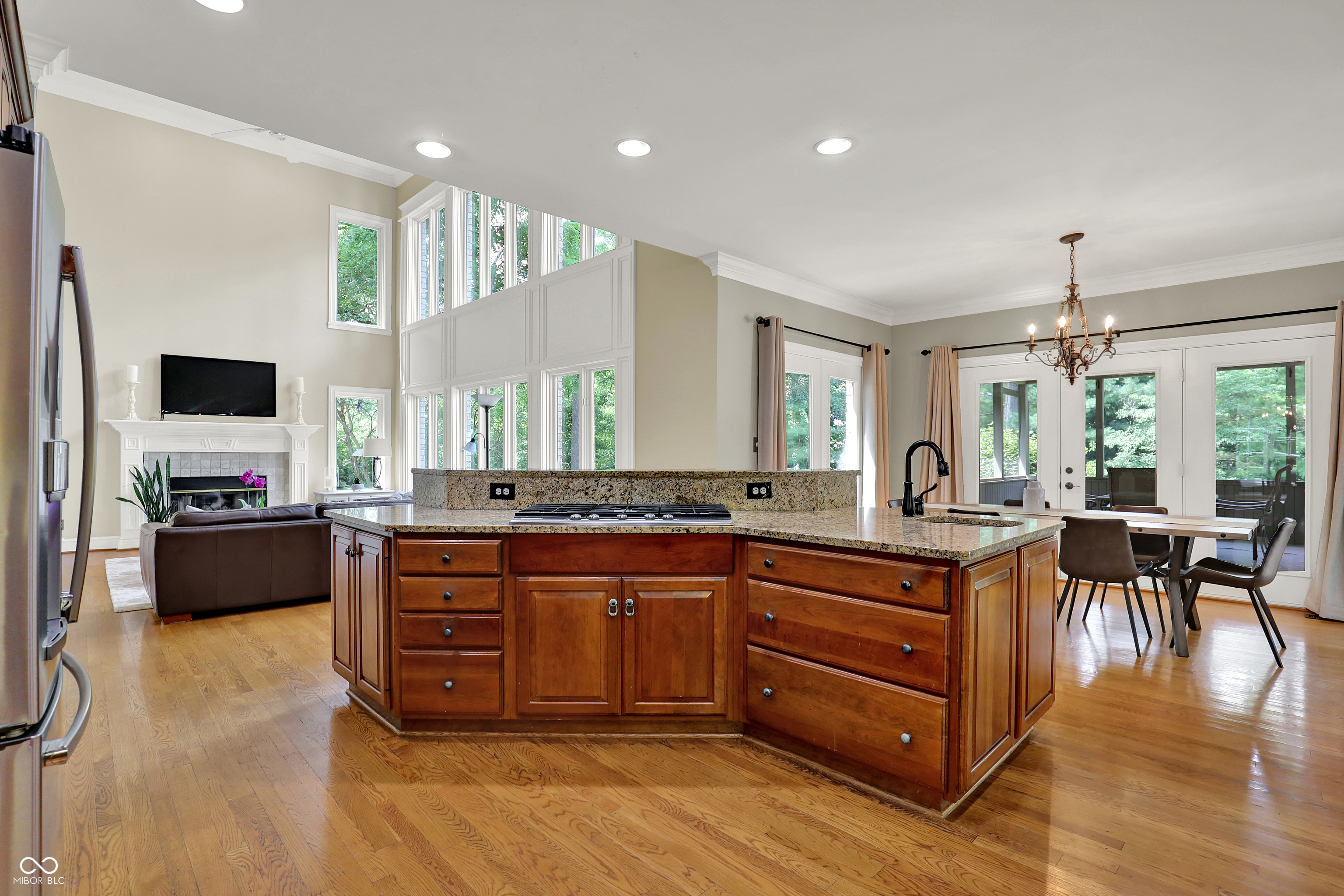 Zionsville, Indiana, 46077, United States, 5 Bedrooms Bedrooms, ,5 BathroomsBathrooms,Residential,For Sale,1978641