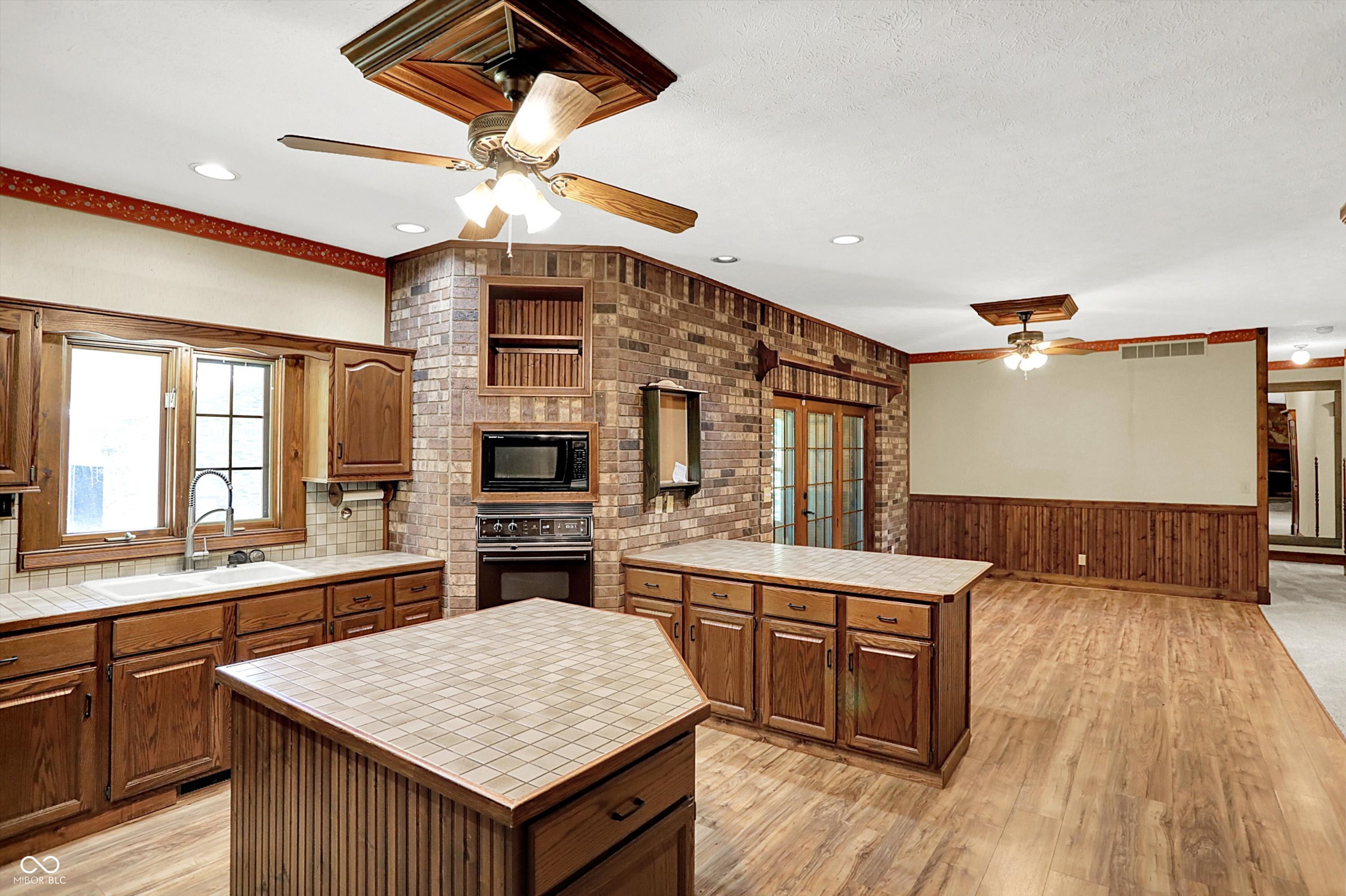 Lafayette, Indiana, 47905, United States, 3 Bedrooms Bedrooms, ,4 BathroomsBathrooms,Residential,For Sale,1979408