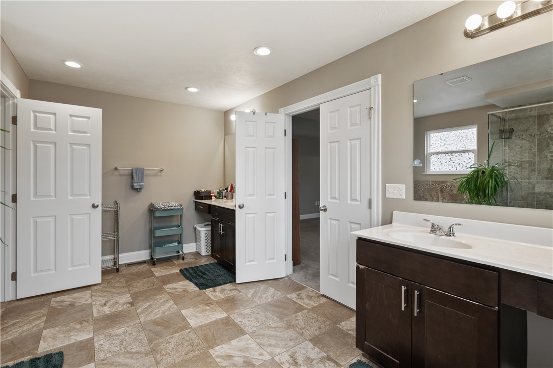 Collier Twp, Pennsylvania, 15106, United States, 5 Bedrooms Bedrooms, ,6 BathroomsBathrooms,Residential,For Sale,2002908