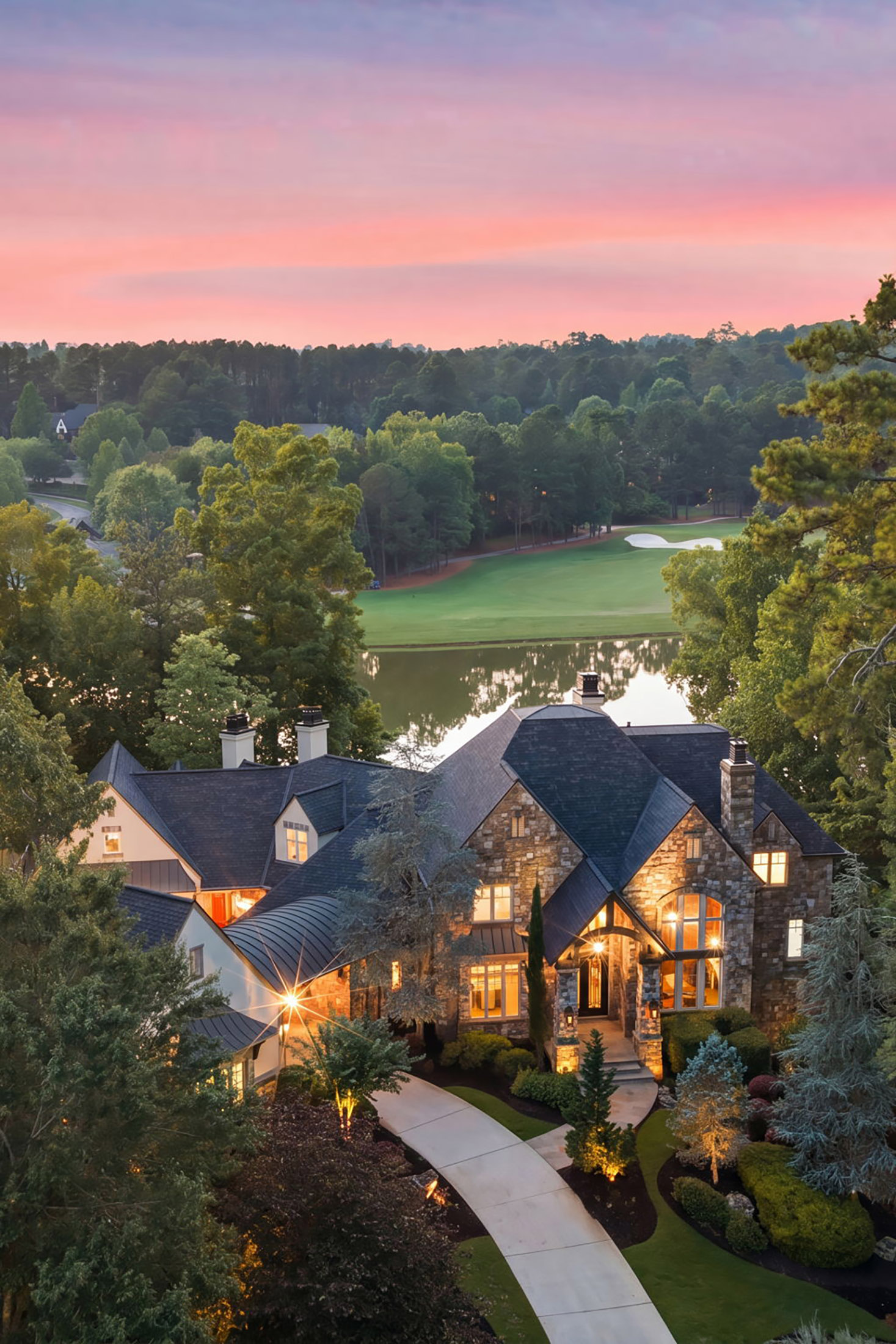  Extraordinary European Manor on Picturesque Cul-de-sac with Lake and Golf Views - 物件實景