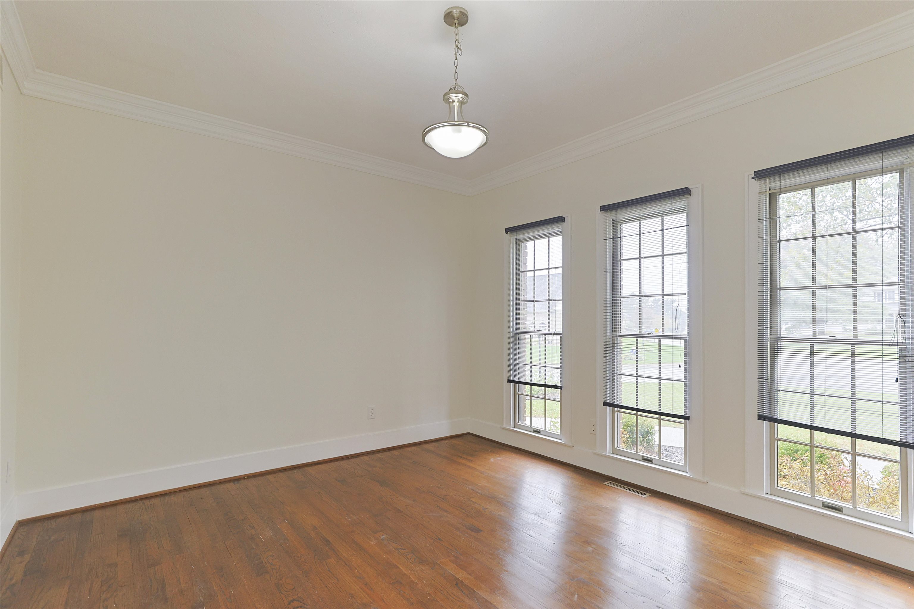 South Bend, Indiana, 46614, United States, 4 Bedrooms Bedrooms, ,4 BathroomsBathrooms,Residential,For Sale,1985327