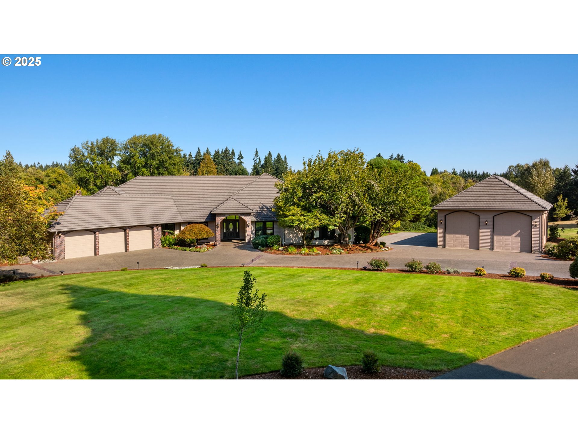Vancouver, Washington, 98685, United States, 3 Bedrooms Bedrooms, ,4 BathroomsBathrooms,Residential,For Sale,2003472