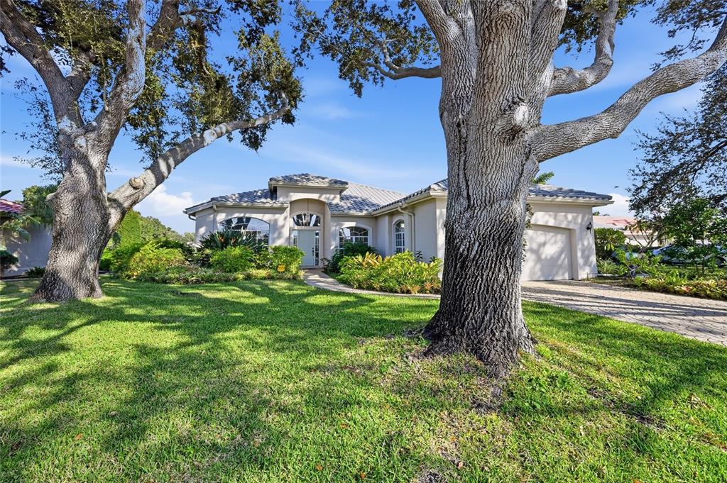 Sarasota, Florida, 34235, United States, 3 Bedrooms Bedrooms, ,2 BathroomsBathrooms,Residential,For Sale,1997253