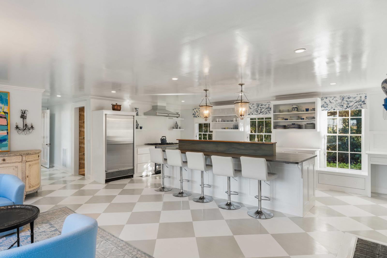 Yemassee, South Carolina, 29945, United States, 6 Bedrooms Bedrooms, ,7 BathroomsBathrooms,Residential,For Sale,1989284