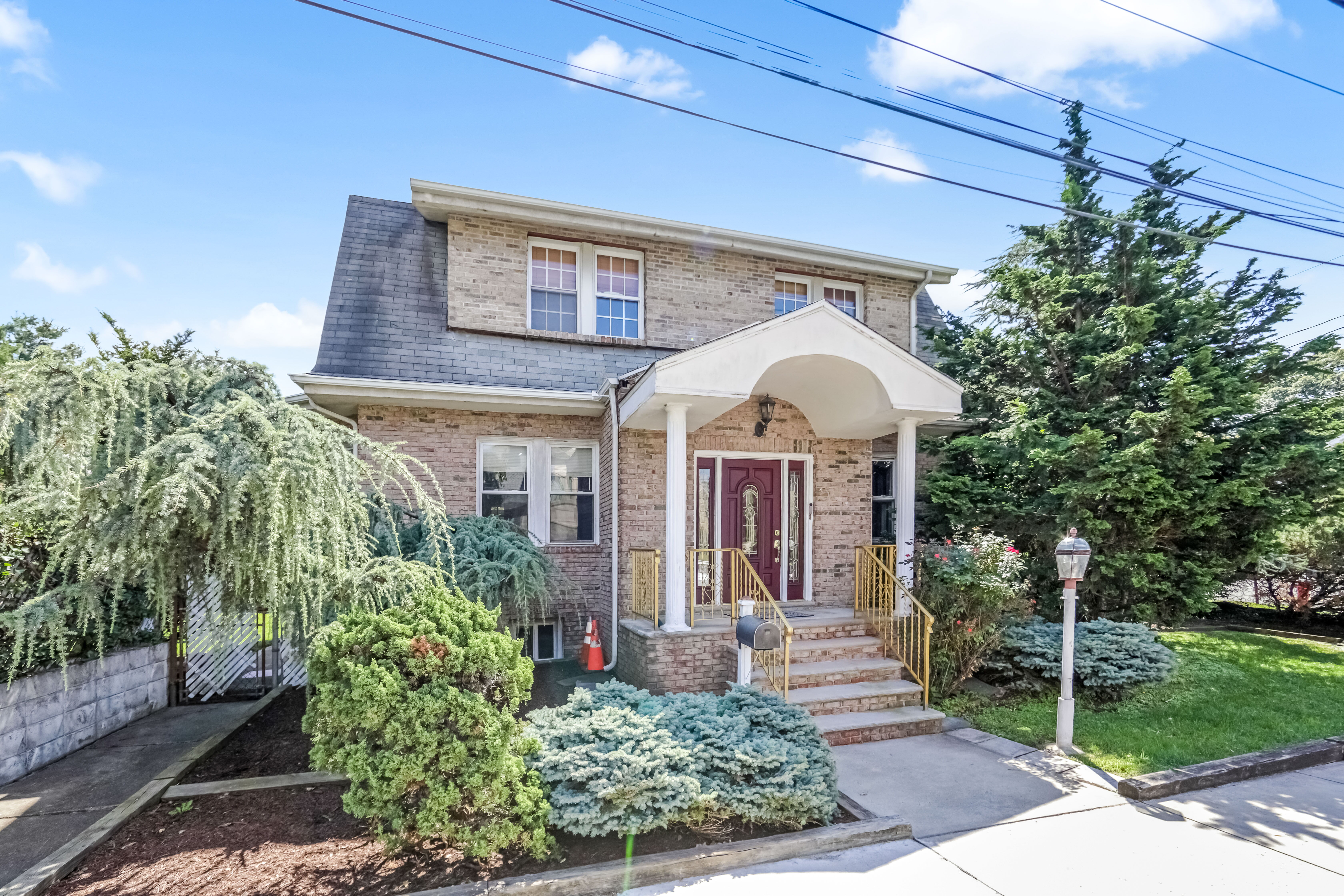 Cliffside Park, New Jersey, 07010, United States, 3 Bedrooms Bedrooms, ,3 BathroomsBathrooms,Residential,For Sale,1980135