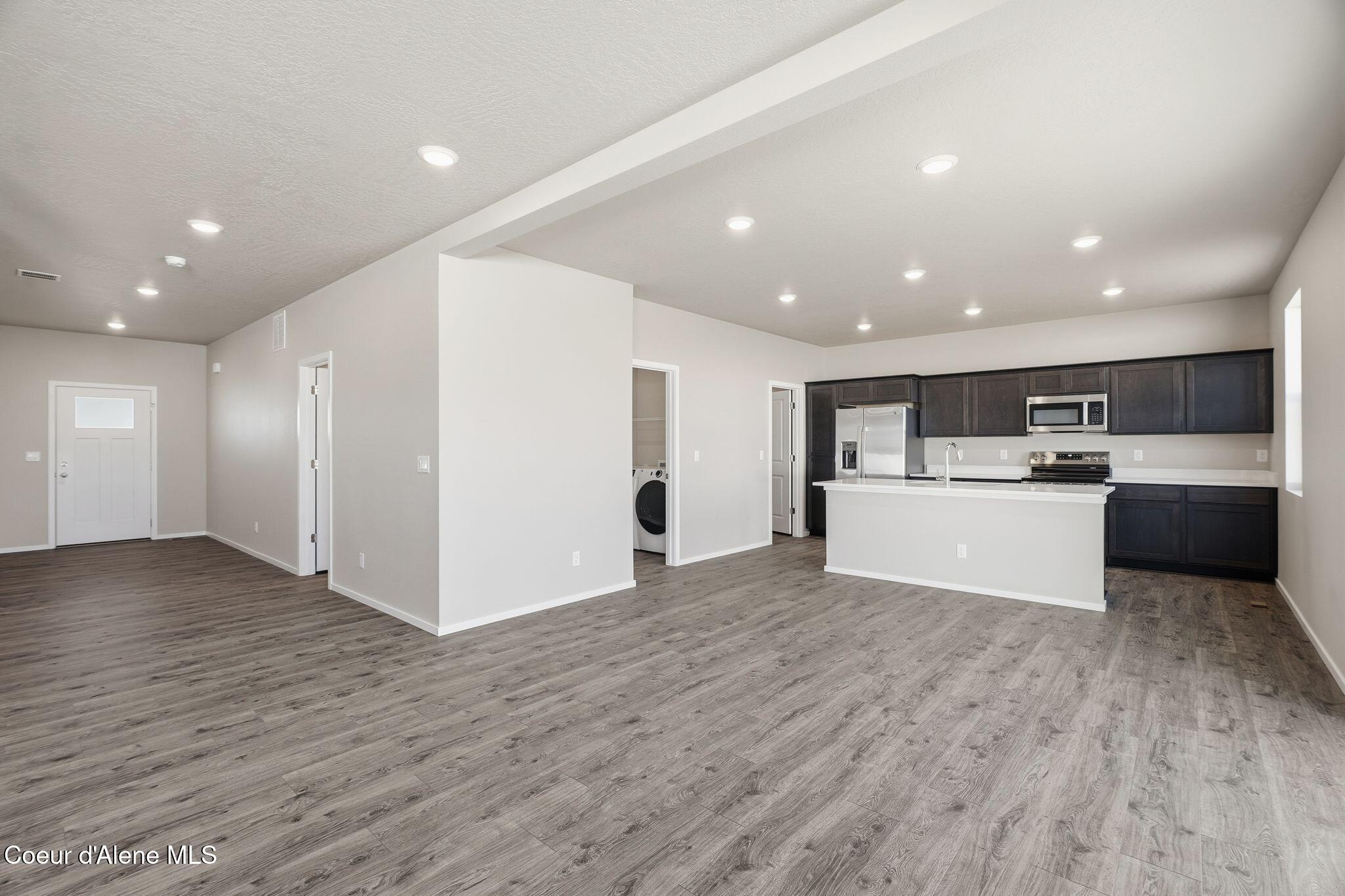 Post Falls, Idaho, 83854, United States, 4 Bedrooms Bedrooms, ,3 BathroomsBathrooms,Residential,For Sale,1973812